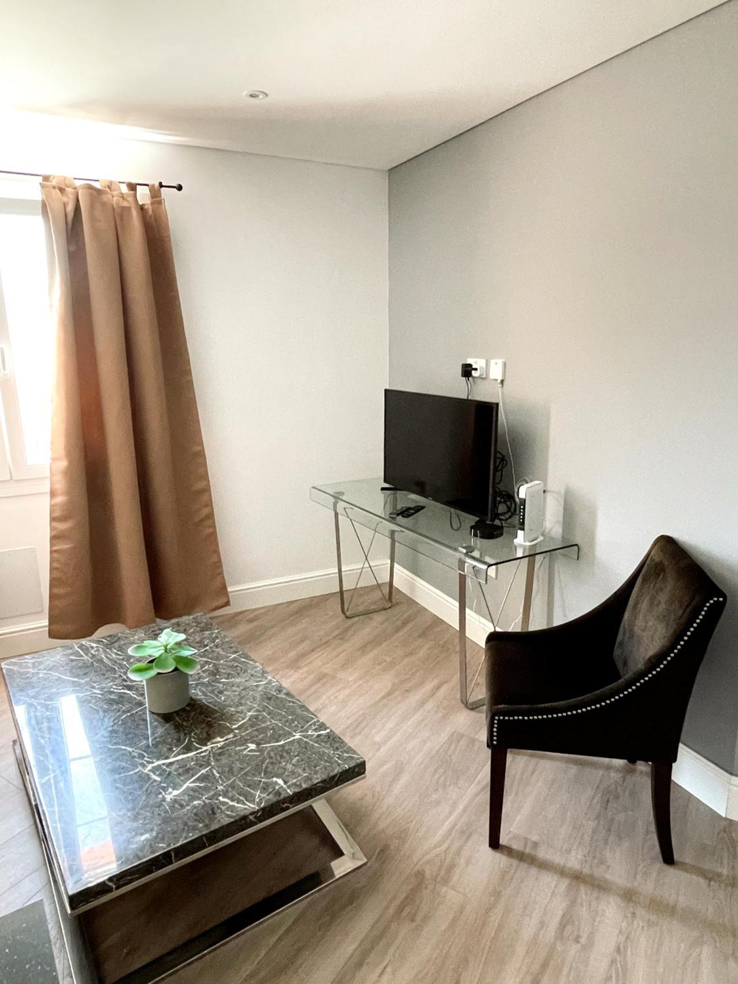 Apartment Deluxe Centre Two Bedroom - Grand House
