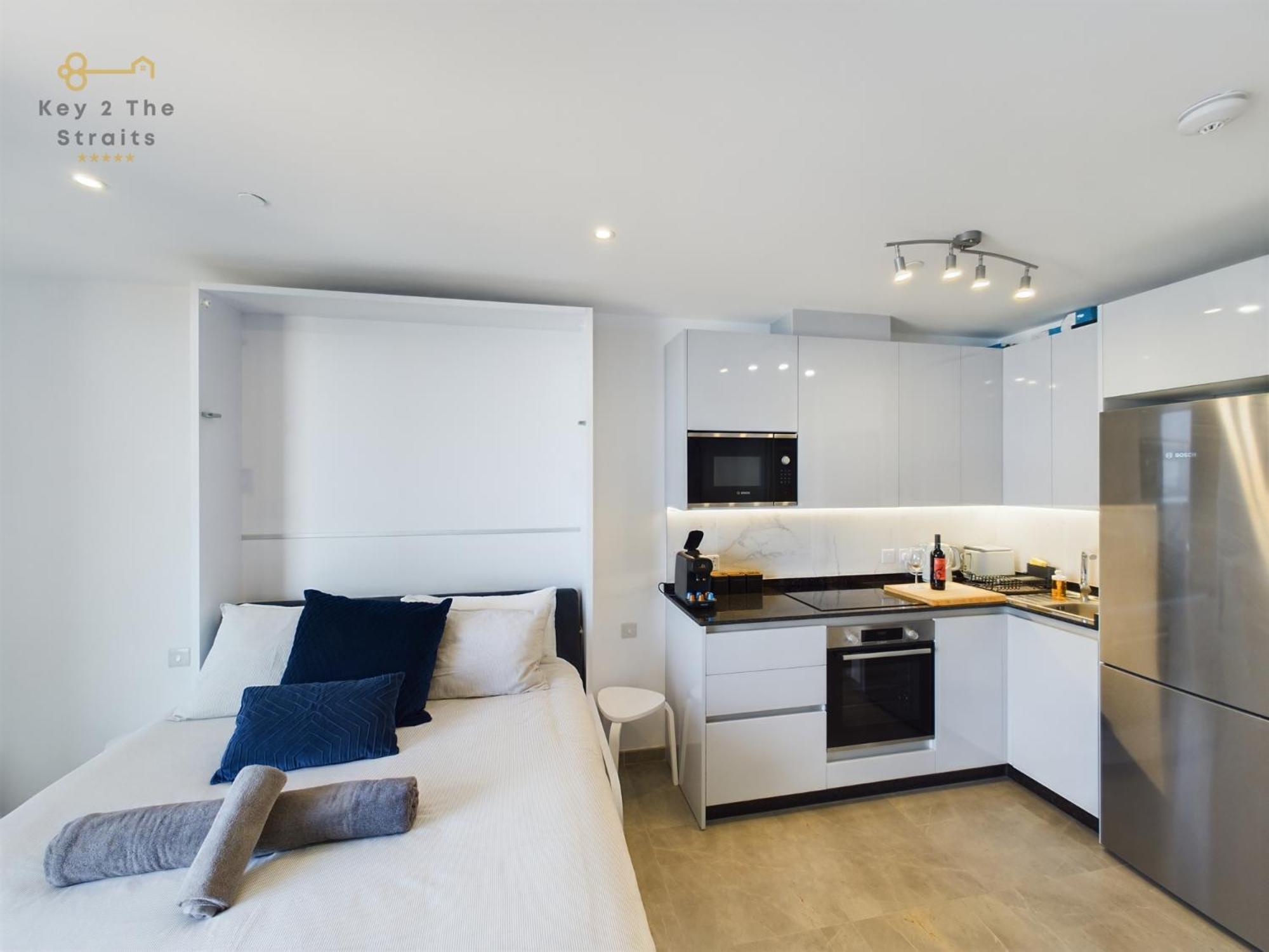 Luxury Sunrise And Oceanview With Balcony Gibraltar