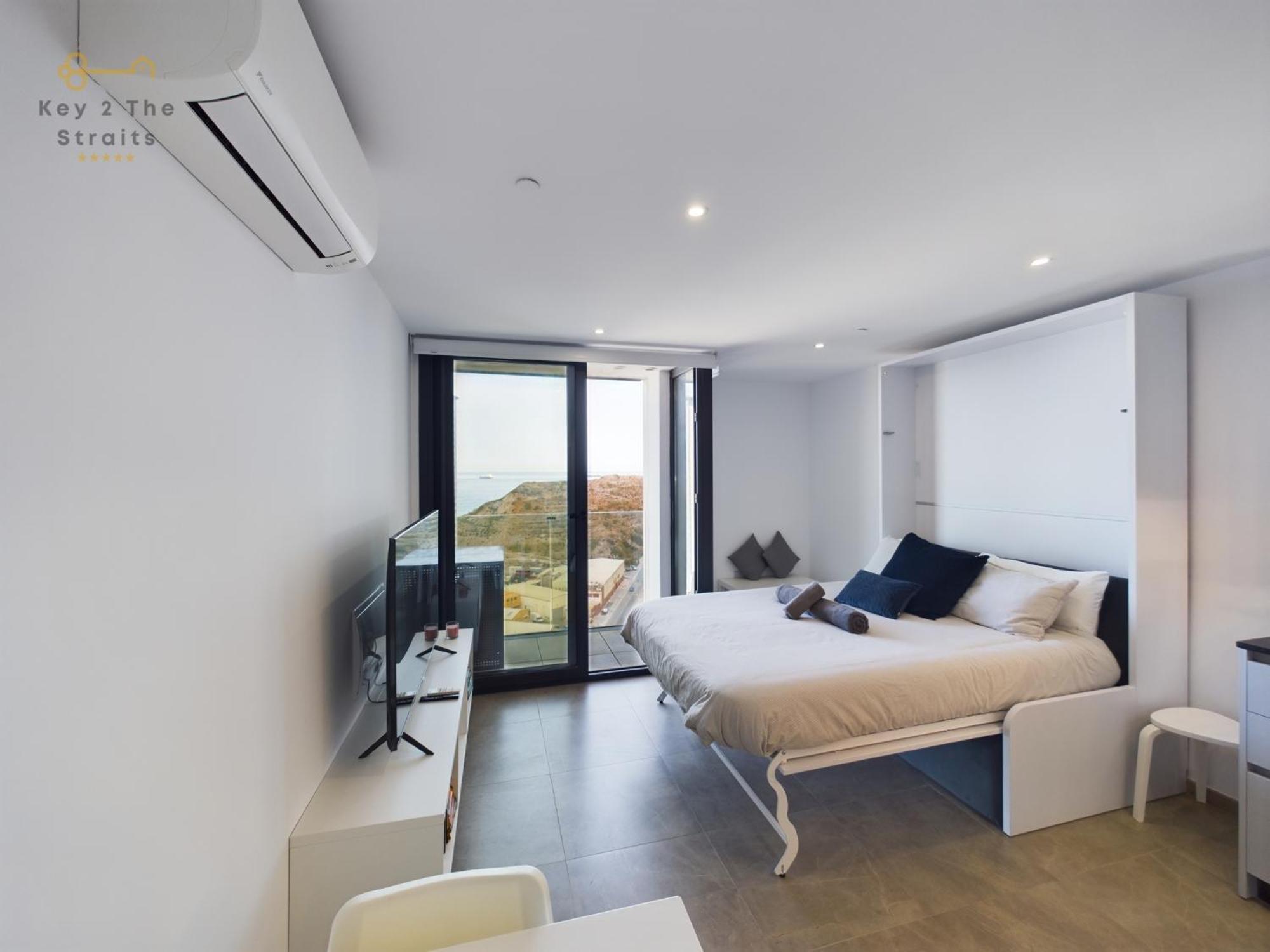 Căn hộ Luxury Sunrise And Oceanview With Balcony Gibraltar