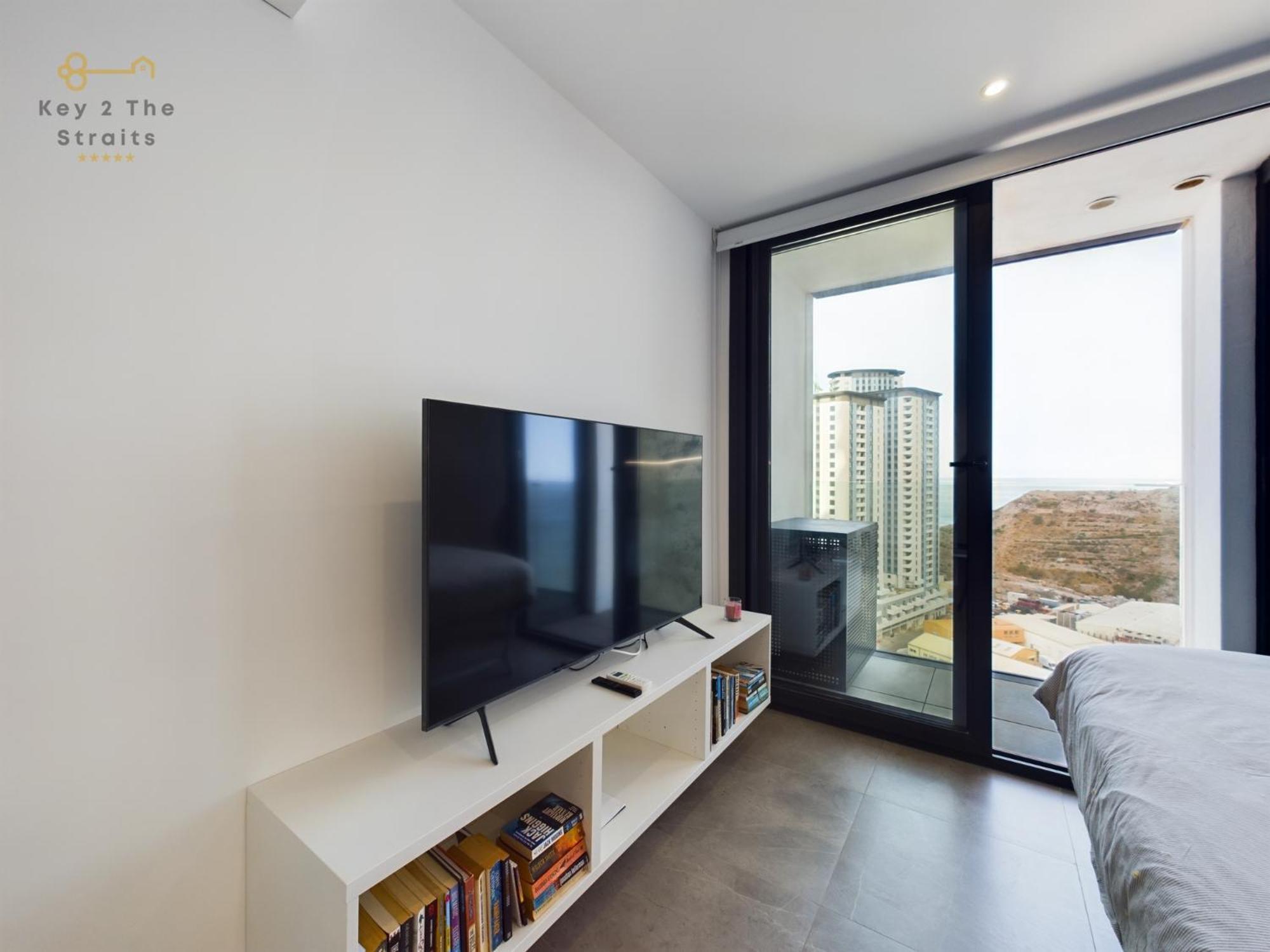 Căn hộ Luxury Sunrise And Oceanview With Balcony *