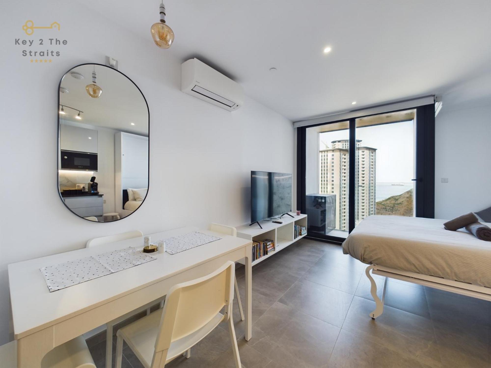Luxury Sunrise And Oceanview With Balcony * Gibraltar