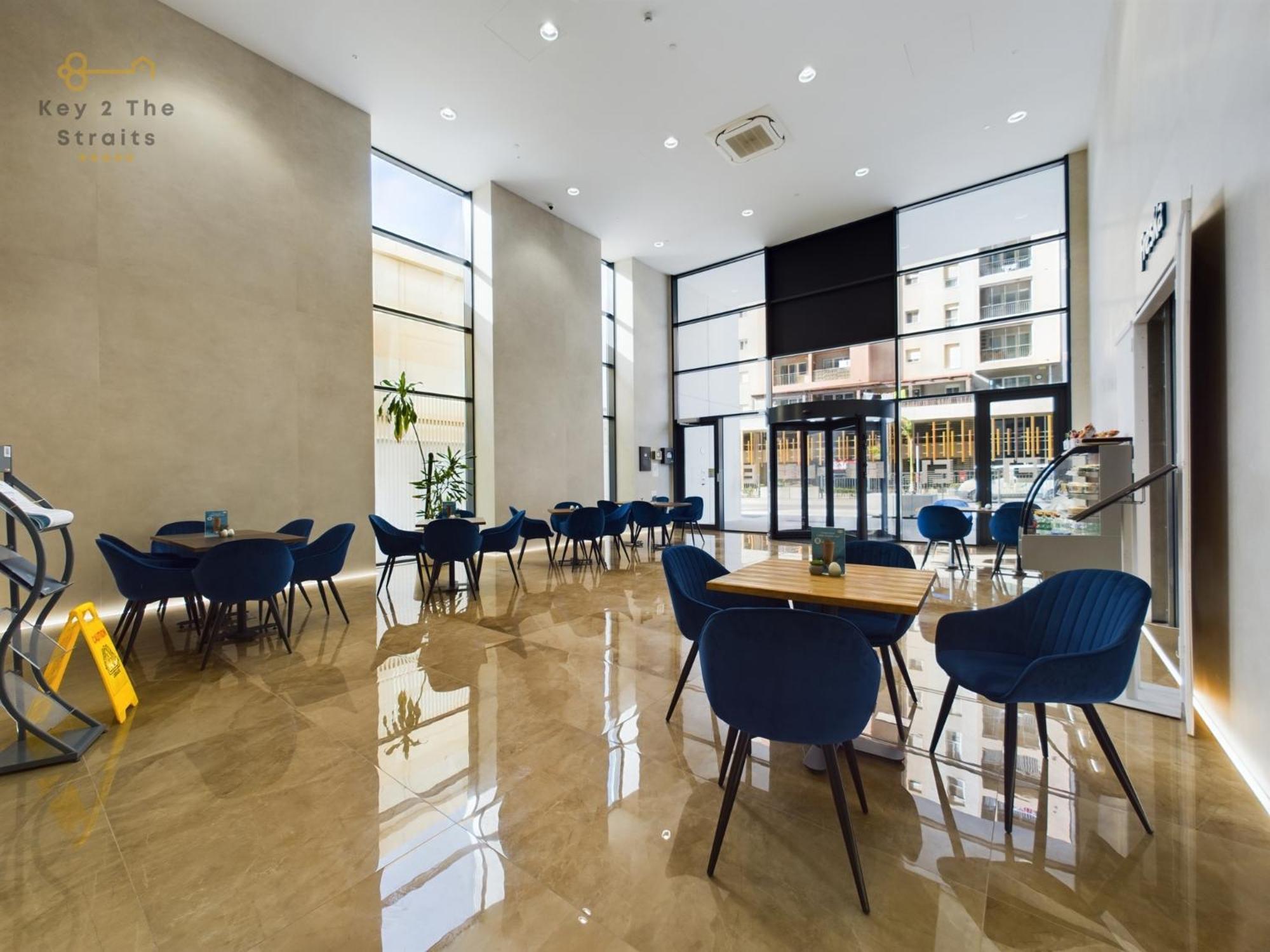 Căn hộ Luxury Sunrise And Oceanview With Balcony *
