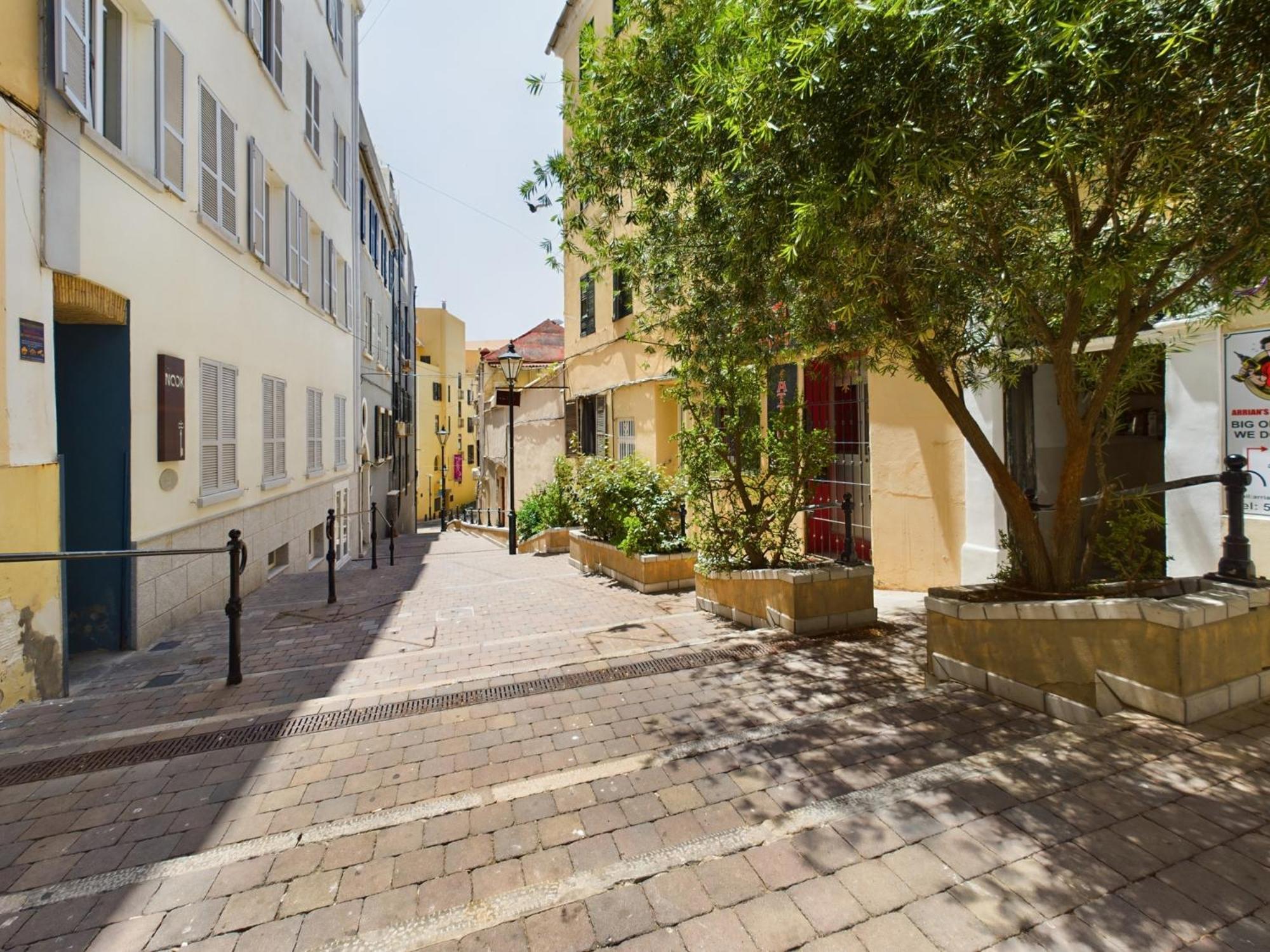 Hidden Gem Hideaway Retreat In Town Area With Ac