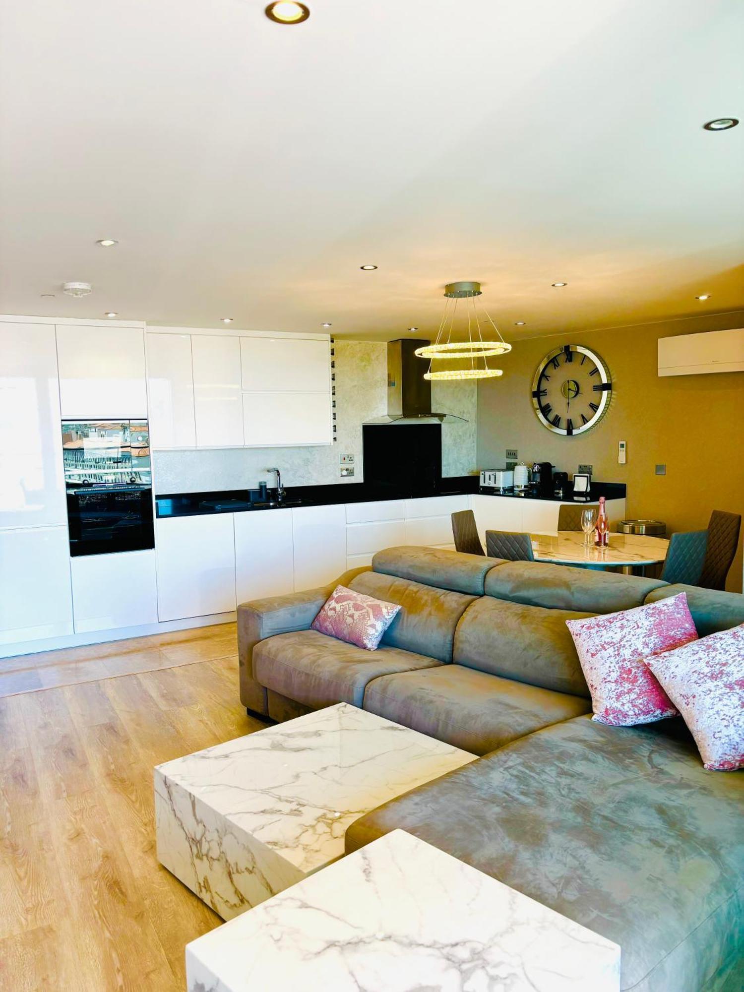 Apartment Ocean Village High Floor Luxury Modern