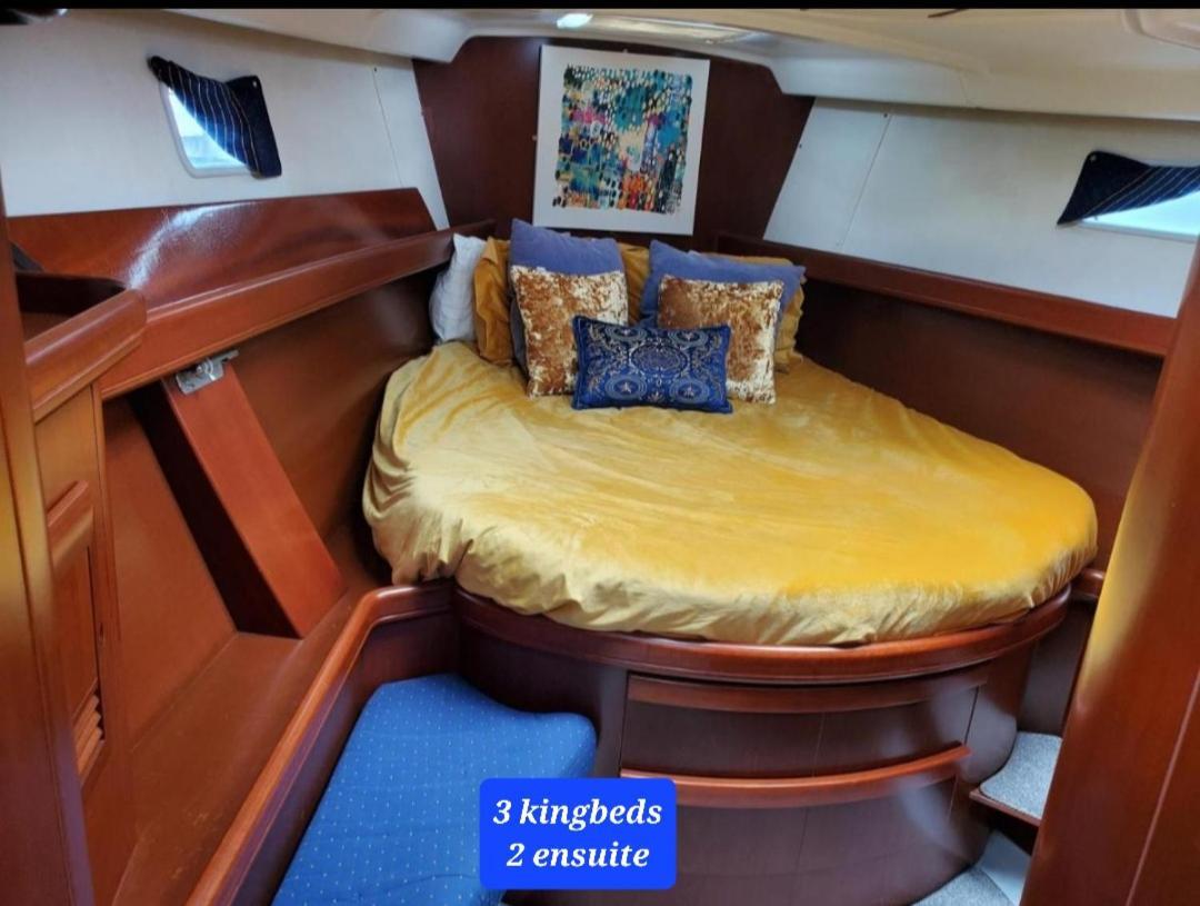 Luxury Yacht 