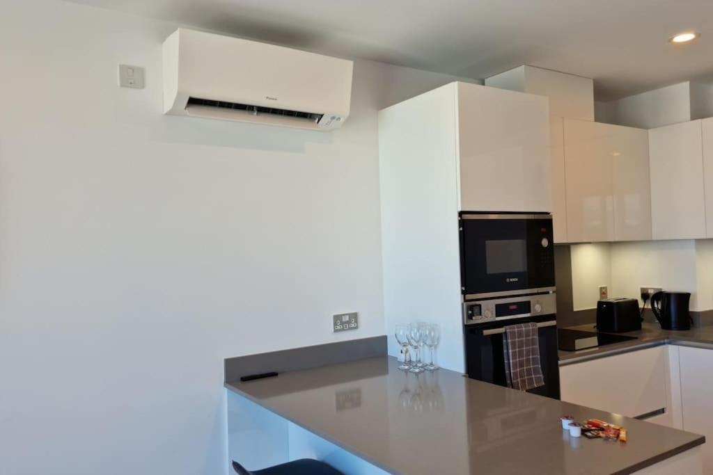Forbes Suite1203-hosted By Sweetstay Apartment *