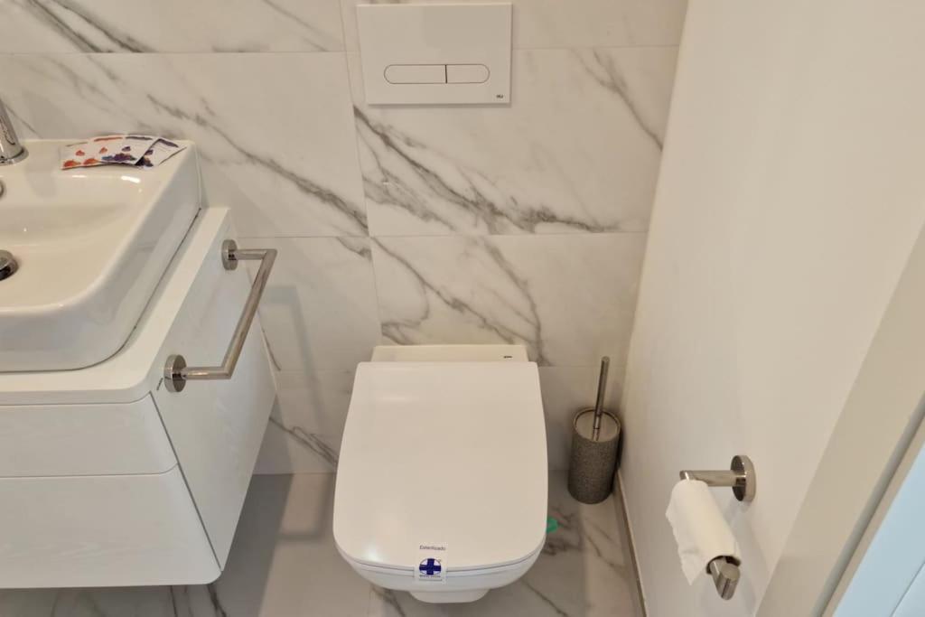 Apartment Forbes Suite1203-hosted By Sweetstay Gibraltar