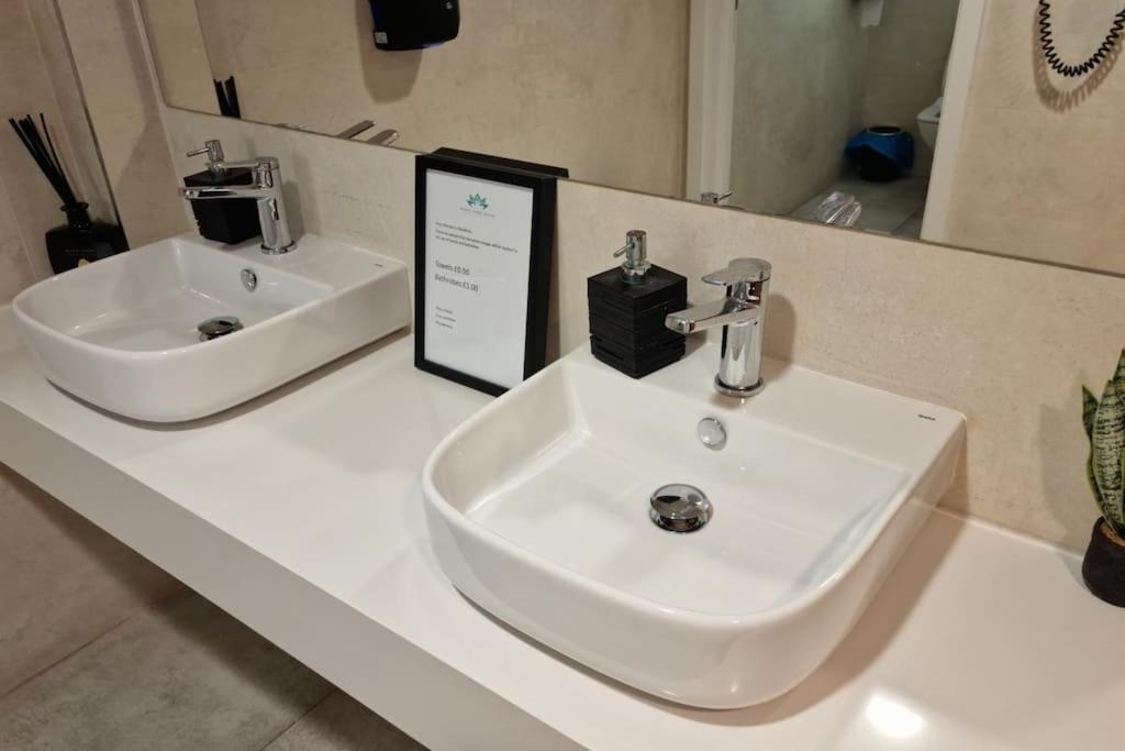 Apartment Forbes Suite1203-hosted By Sweetstay Gibraltar
