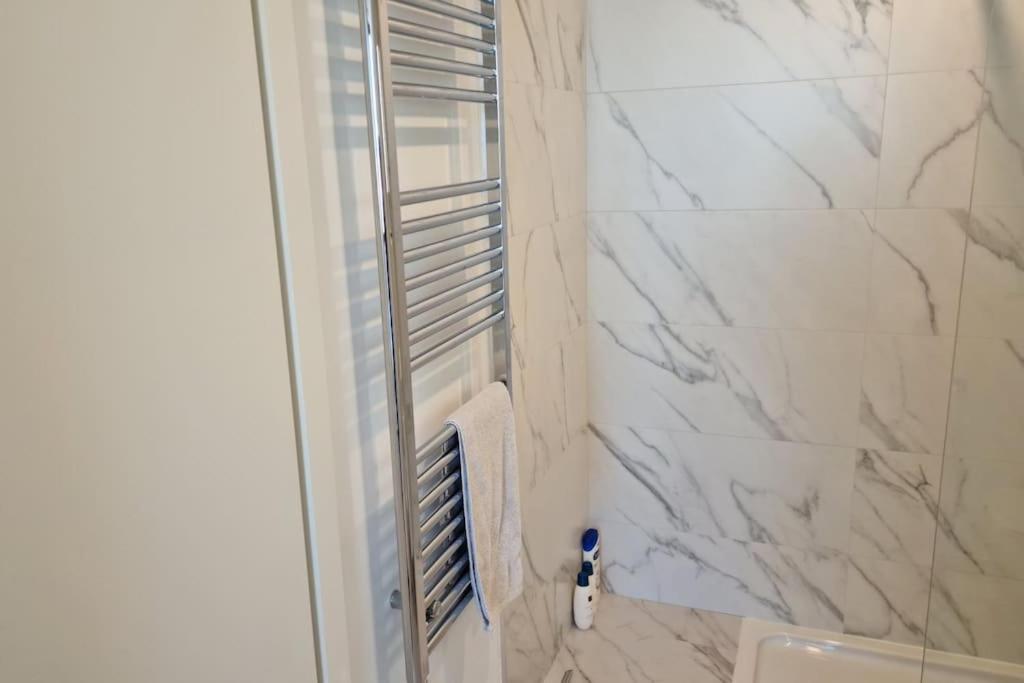Forbes Suite1203-hosted By Sweetstay Apartment *
