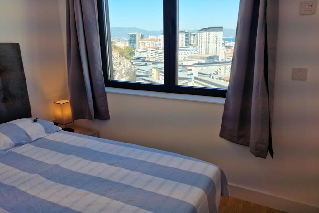 Apartment Forbes Suite1203-hosted By Sweetstay *