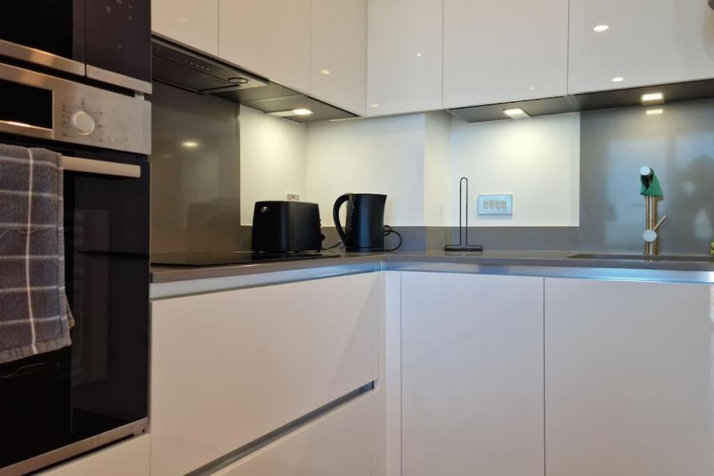 Apartment Forbes Suite1203-hosted By Sweetstay Gibraltar
