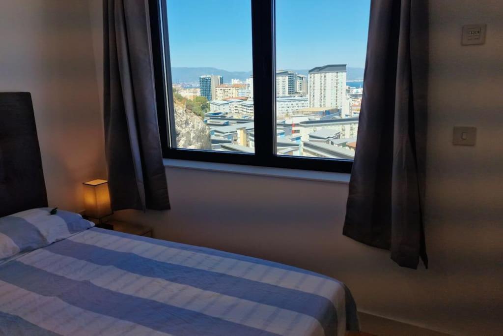 Forbes Suite1203-hosted By Sweetstay Apartment