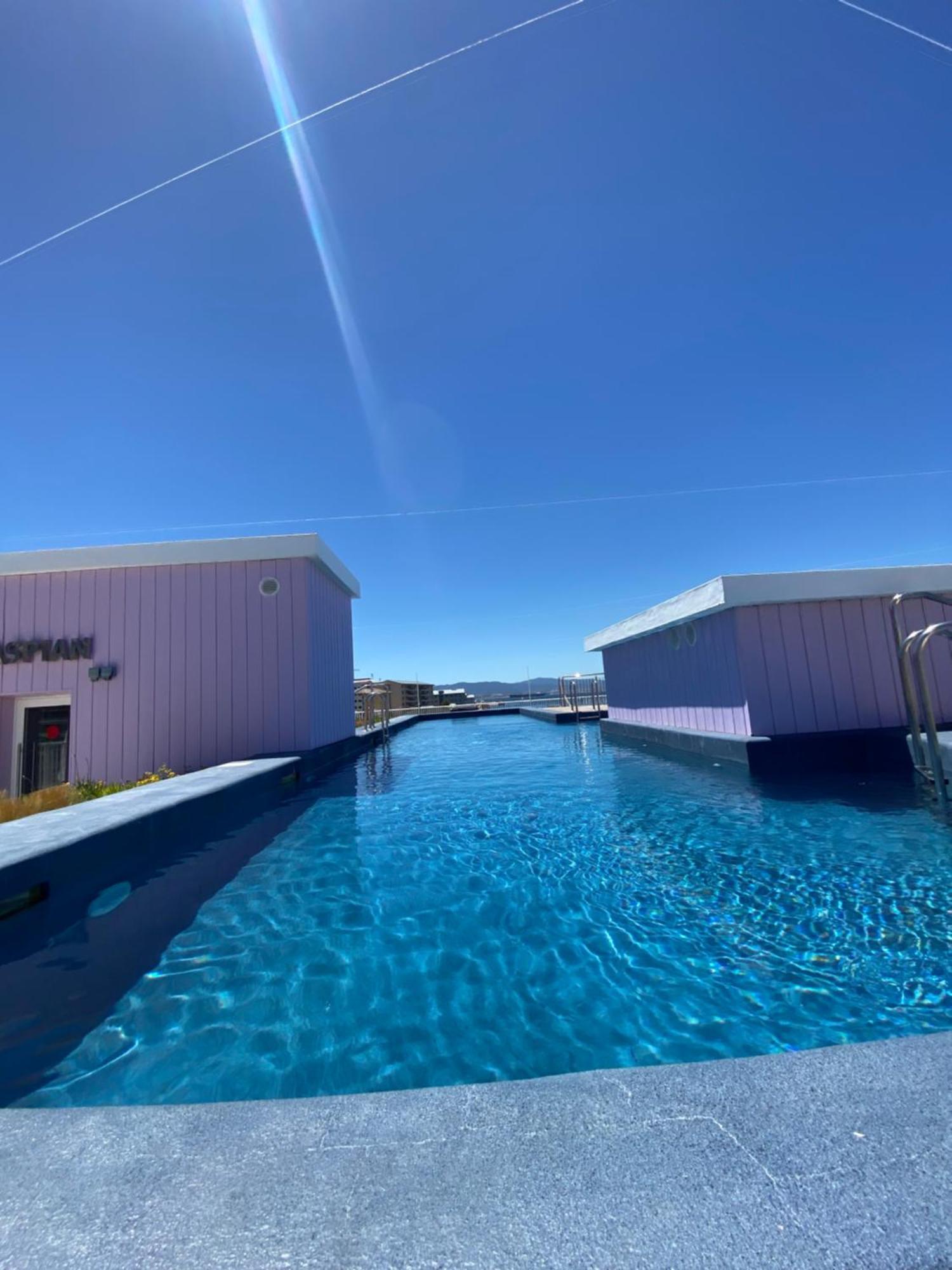 Deluxe Marina View Seafront Apartment