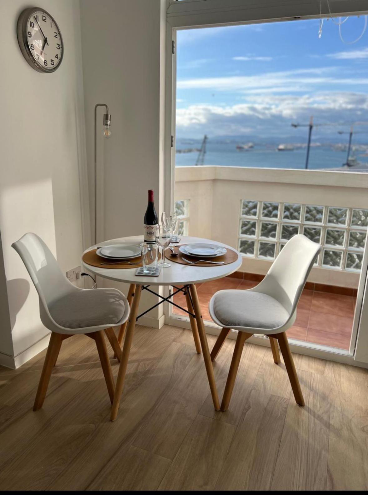 Straights View Apartamento