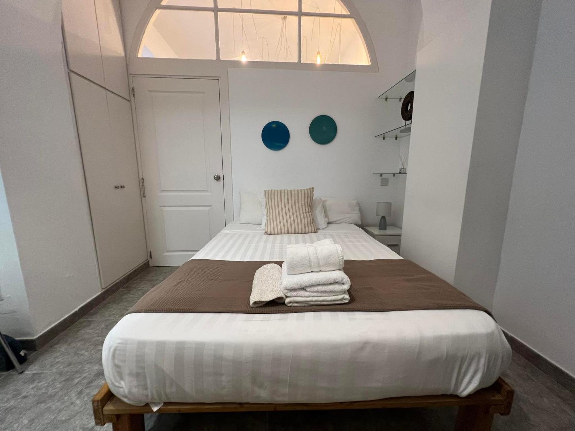 Căn hộ Budget-friendly 1br In The Center Gibraltar