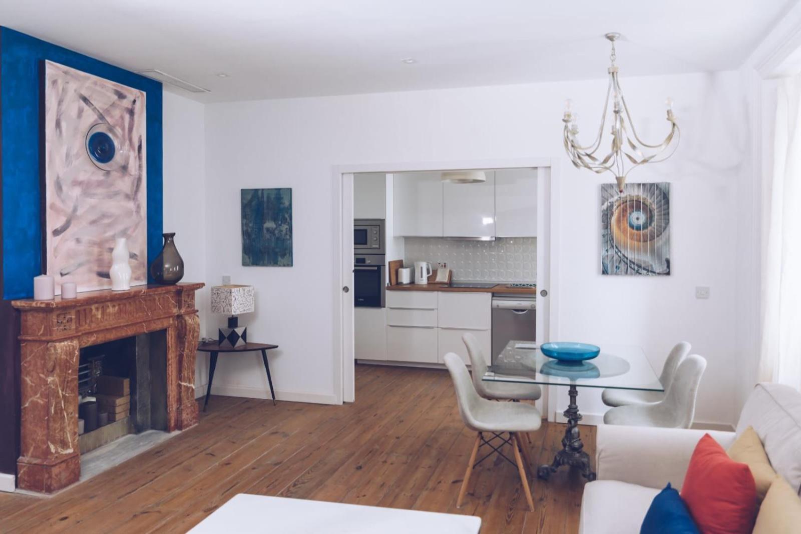 Apartment Chic & Luxurious 2-br Escape Designed For Elegance *