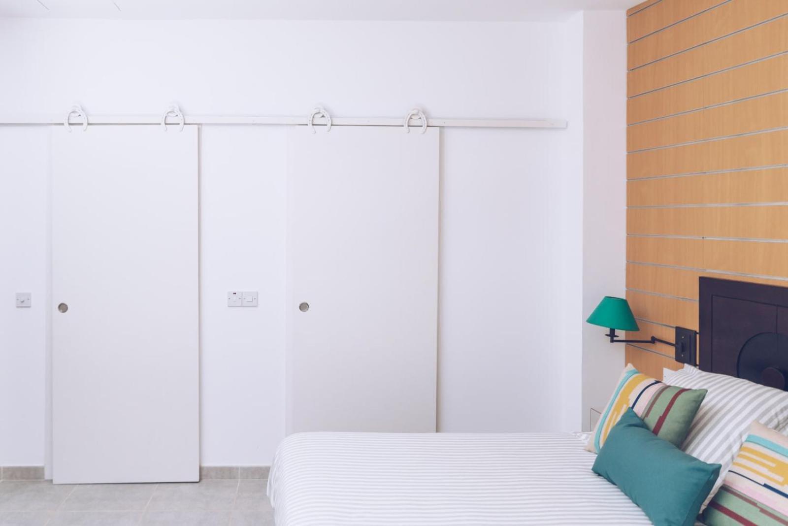 Apartment Chic & Luxurious 2-br Escape Designed For Elegance *