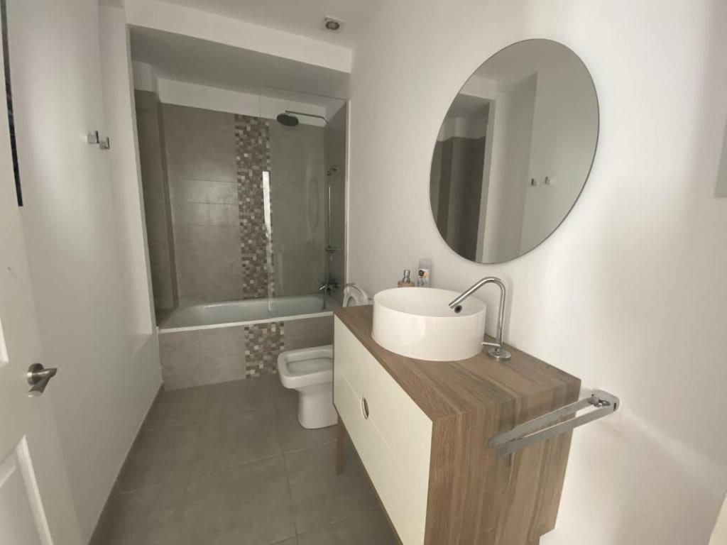 Apartment Bright And Lovely 1br In Prime King Stre Gibraltar