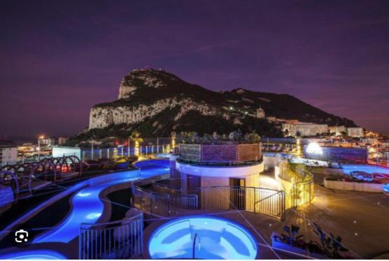 Ocean Plaza Luxury *
