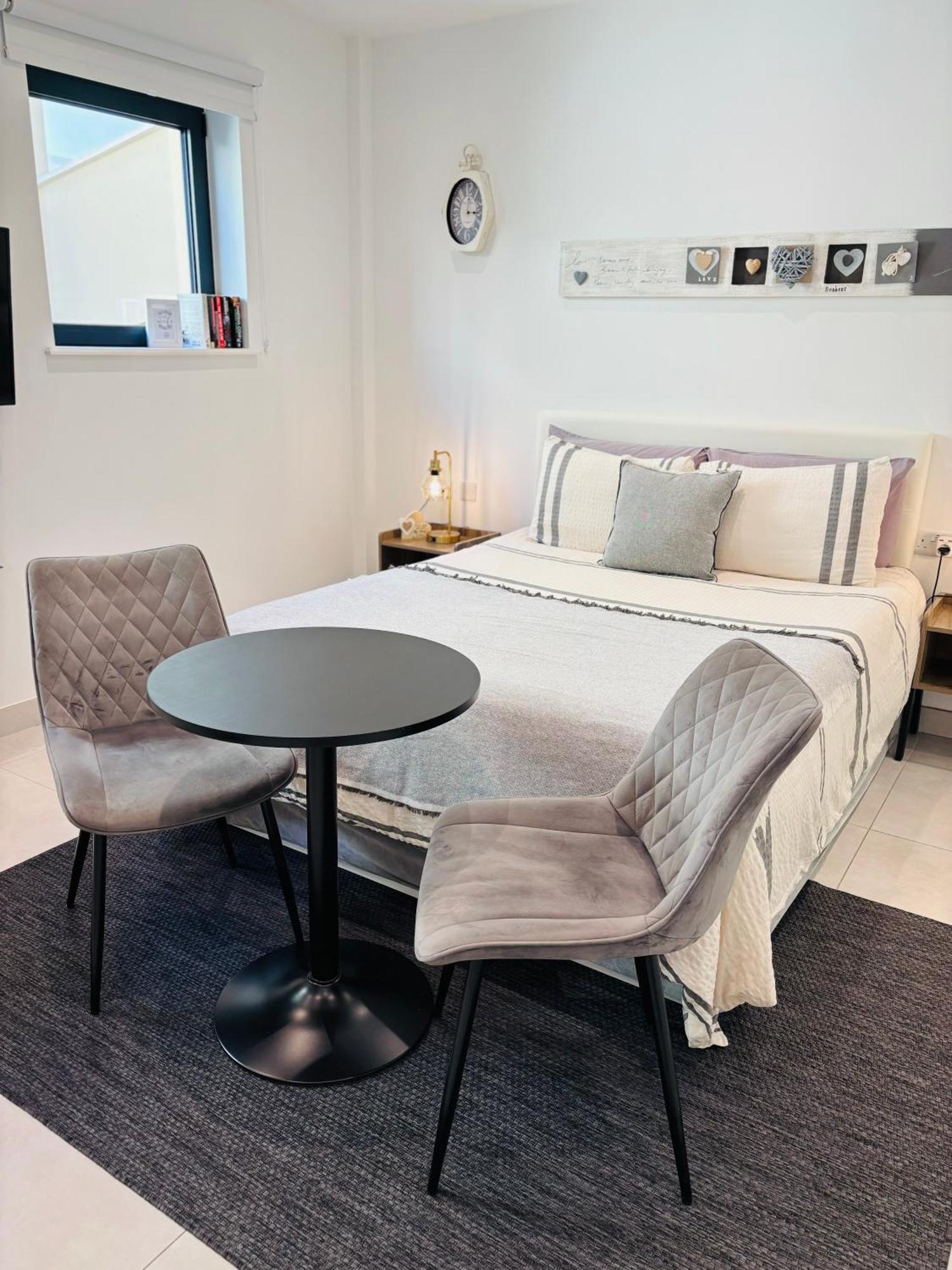Gibraltar Central Suites Apartment *