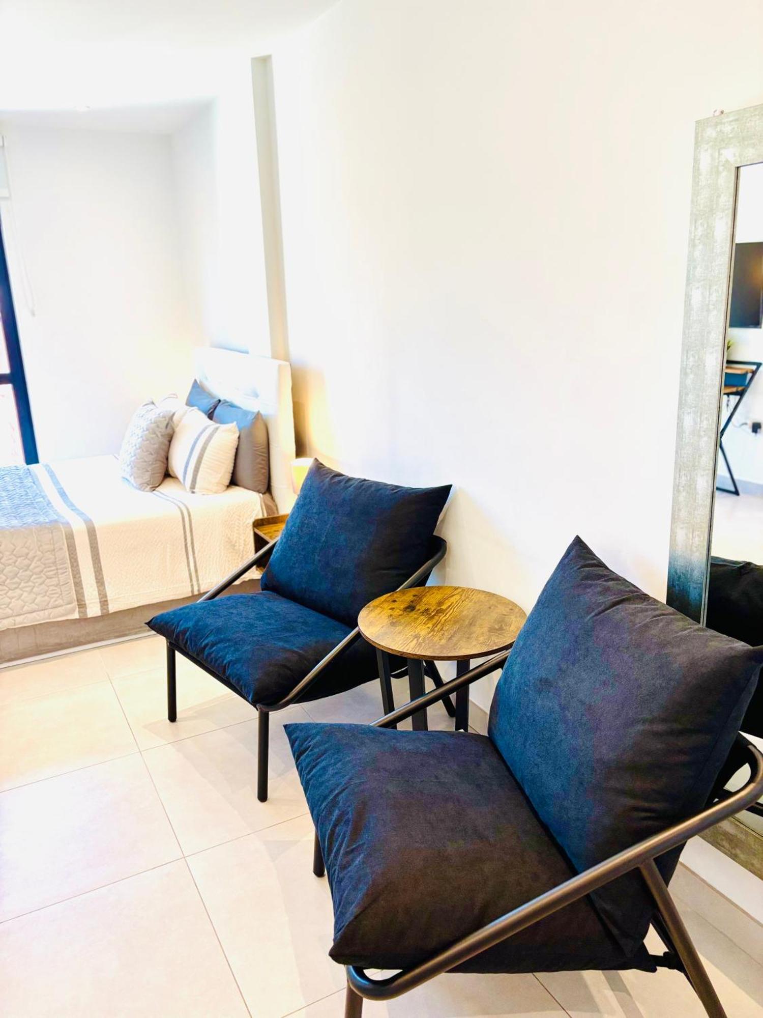 Gibraltar Central Suites Apartment *