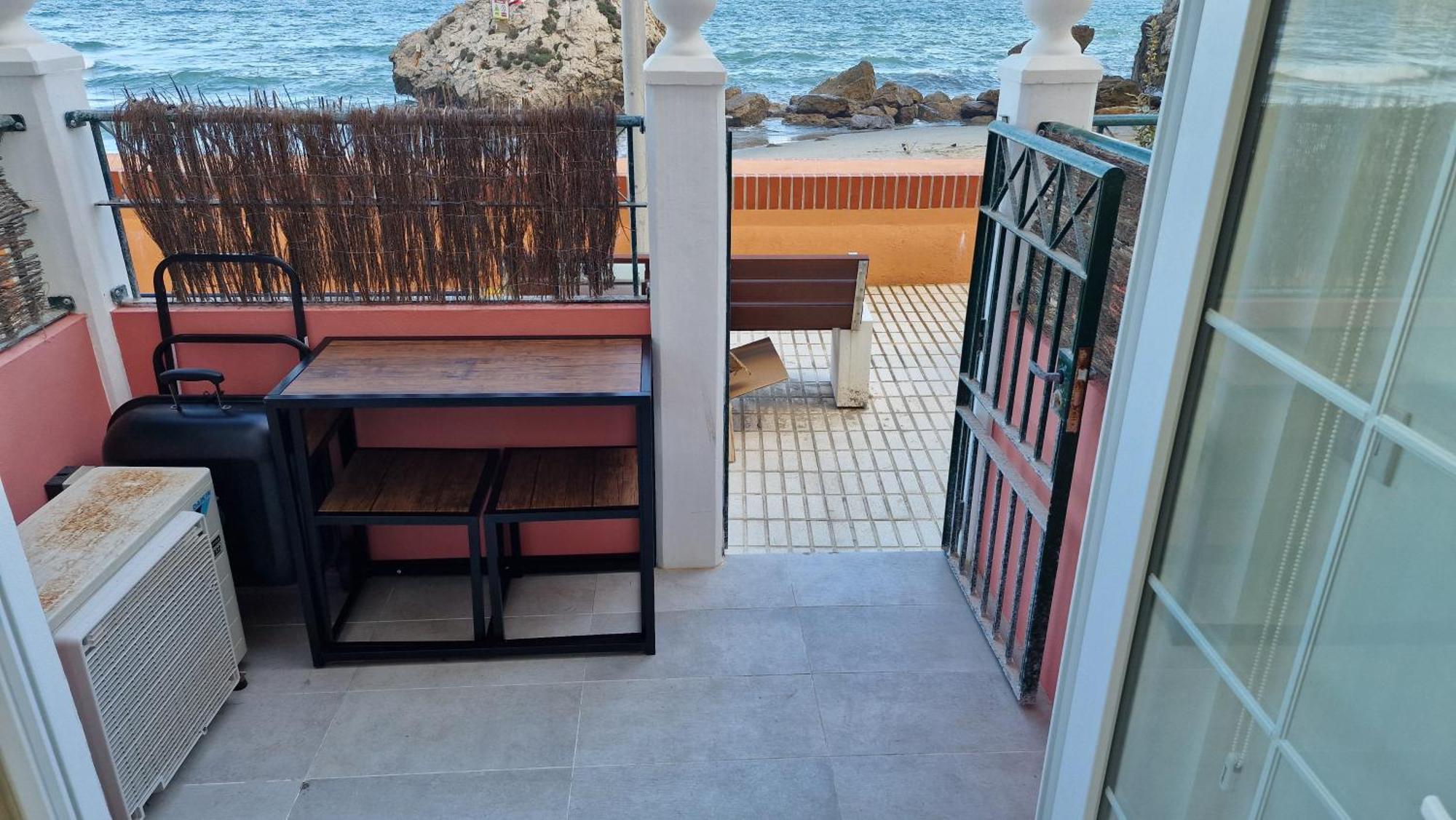 Beachfront Oasis Căn hộ