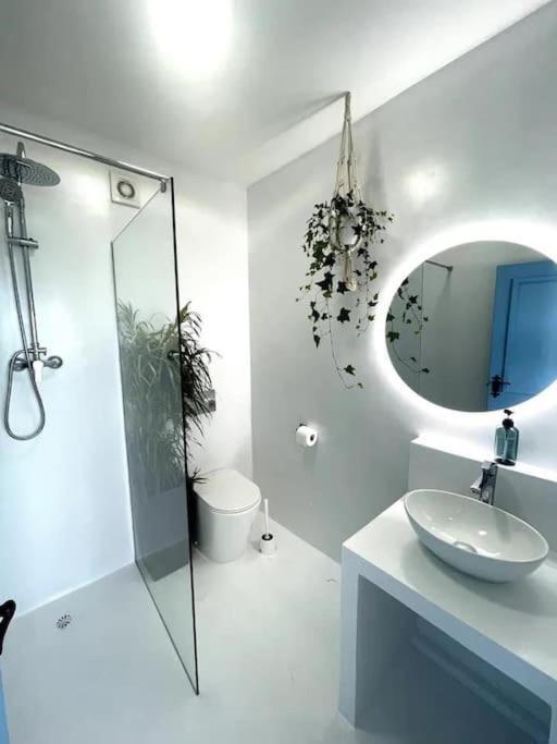 Front Apartment *