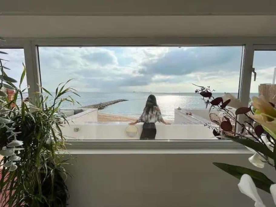 Front Apartment