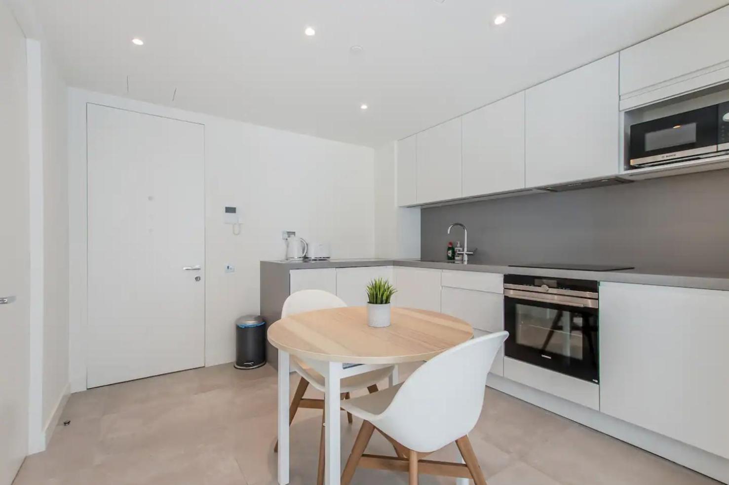 Carrara Eurocity - Luxury Family With Style Pool - Children For Free Apartamento