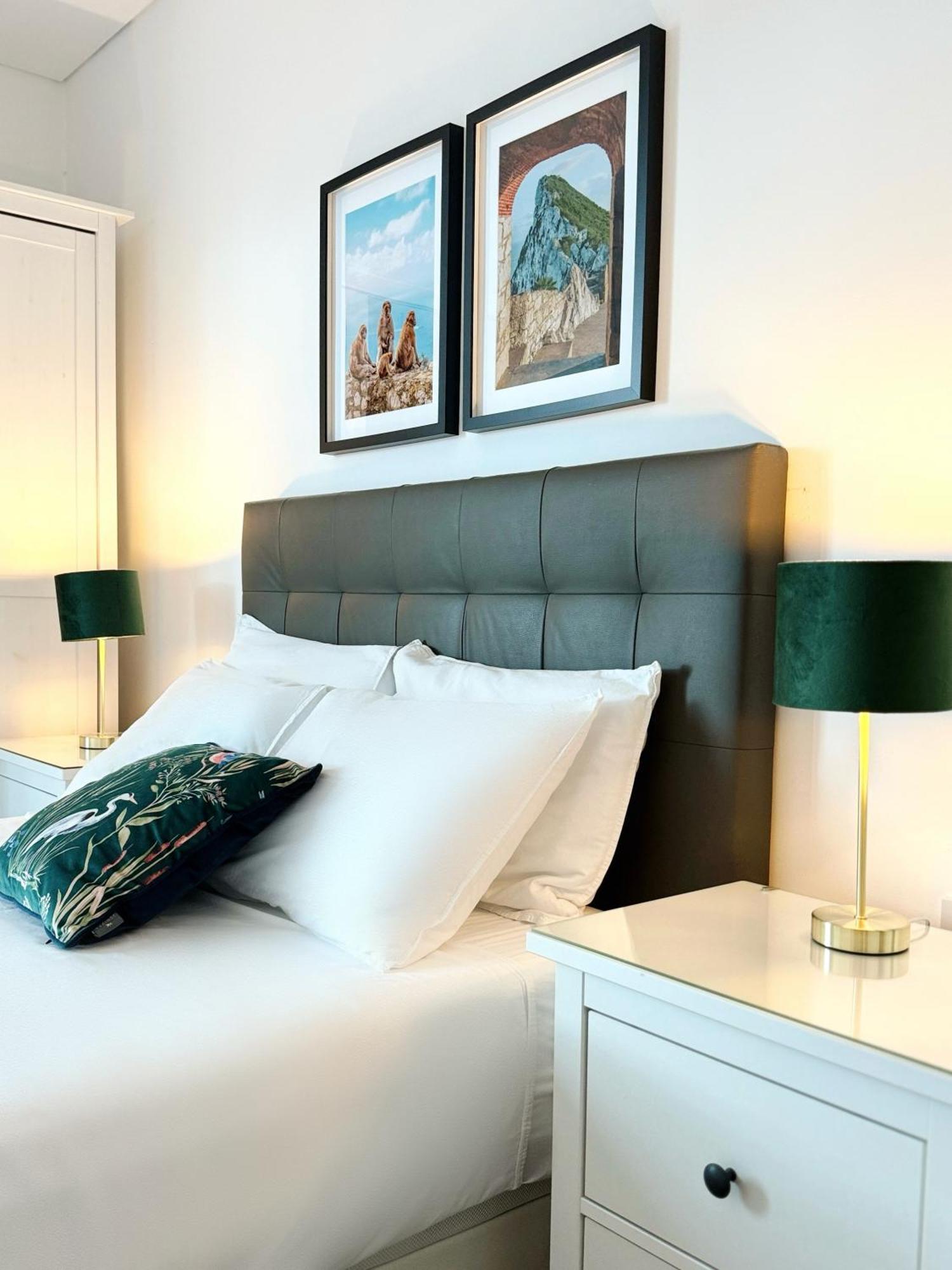 Apartamento Modern Centre Two Bedroom Windsor - Grand House