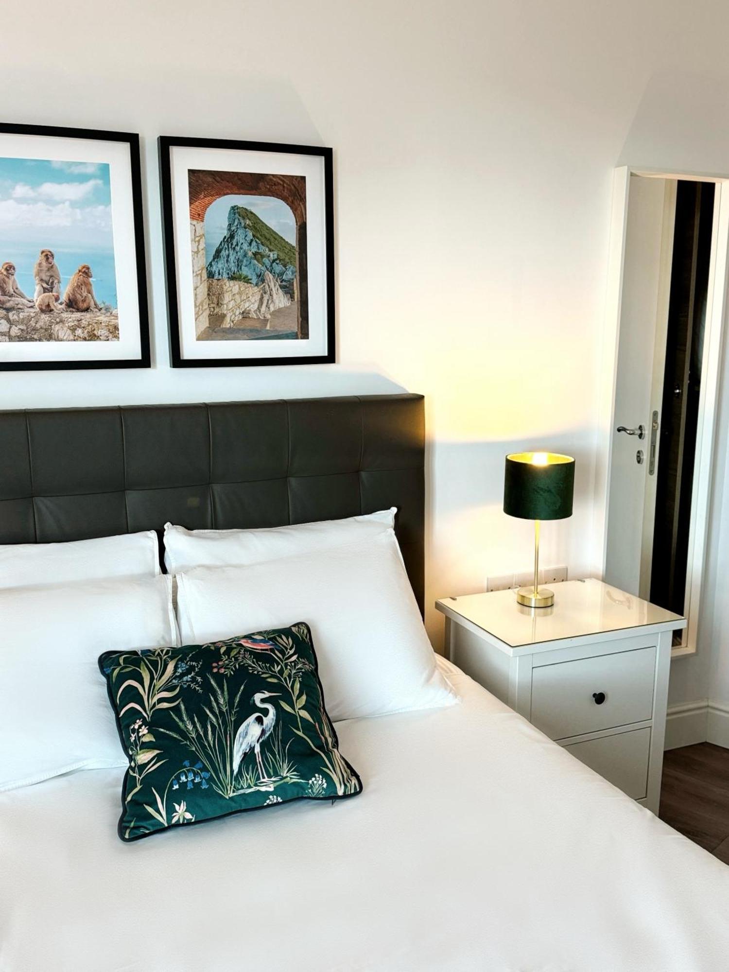 Apartamento Modern Centre Two Bedroom Windsor - Grand House *