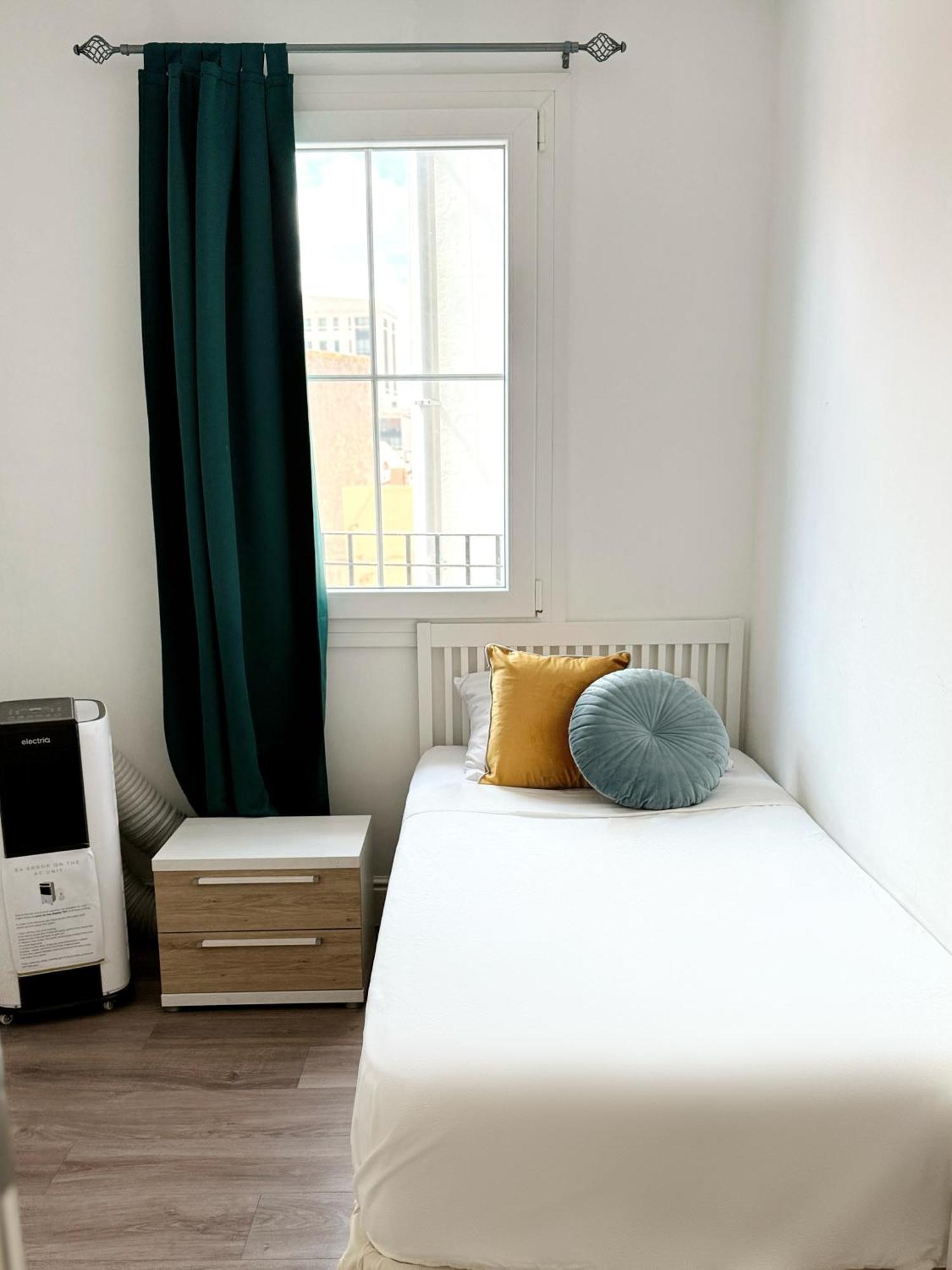 Modern Centre Two Bedroom Windsor - Grand House Apartamento