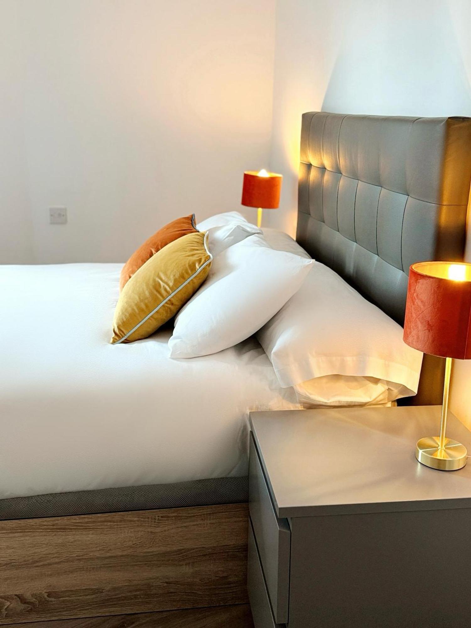 Apartamento Modern Centre Two Bedroom Windsor - Grand House