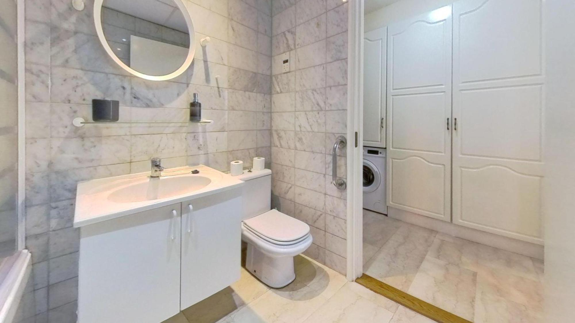 New With Ac With Pool Access And Squash Courts! Sleeps Family Or 4 Guests Apartment