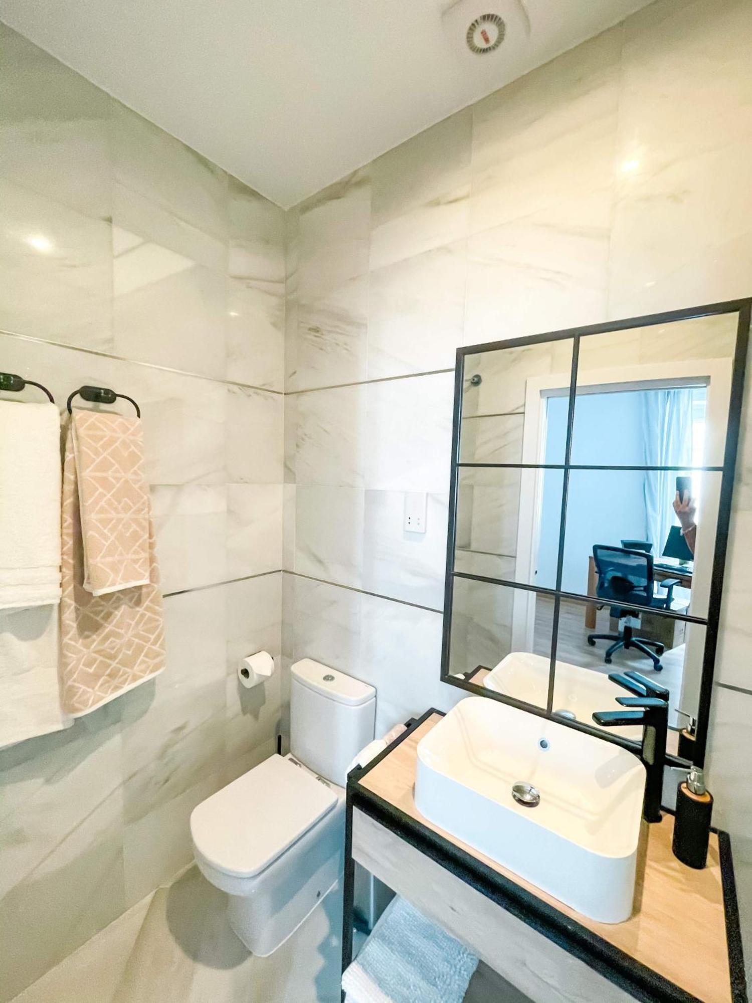 Elegant 2-br With Unmatched Location Apartamento *