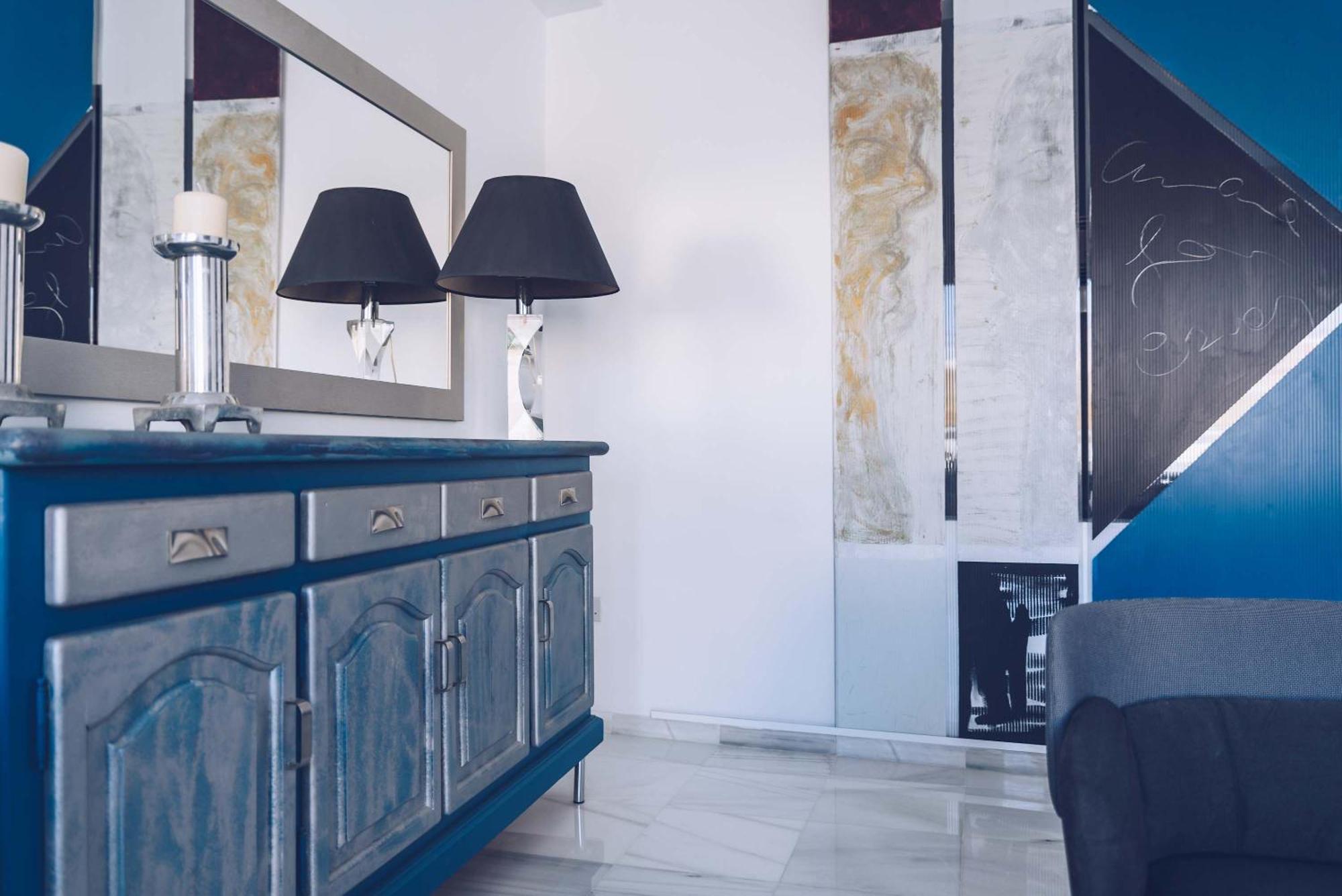 Exclusive Penthouse Living Elegance Meets Modern Design Apartment *