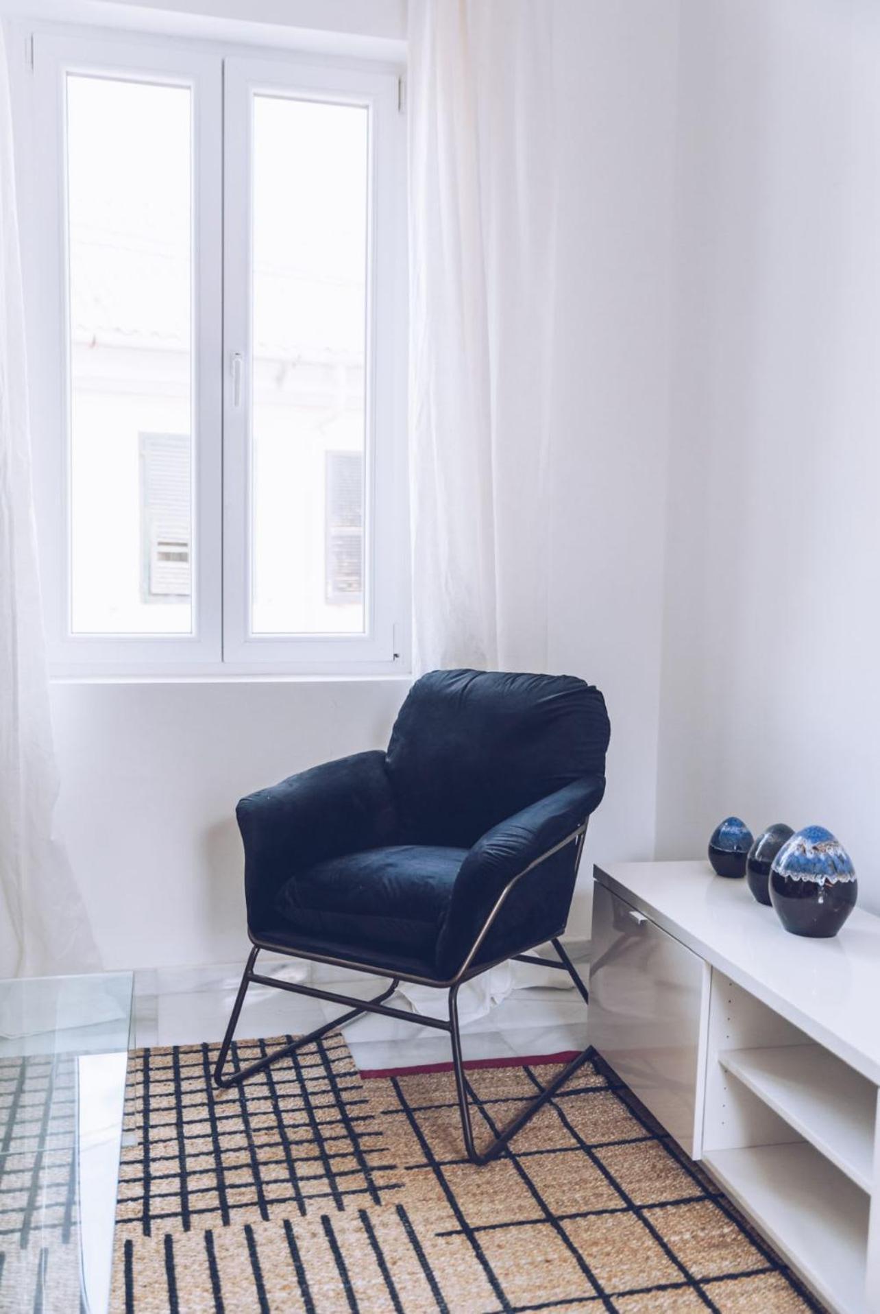 Stunning 2-br In The Nook With Lift Access And Prime Location * Gibraltar
