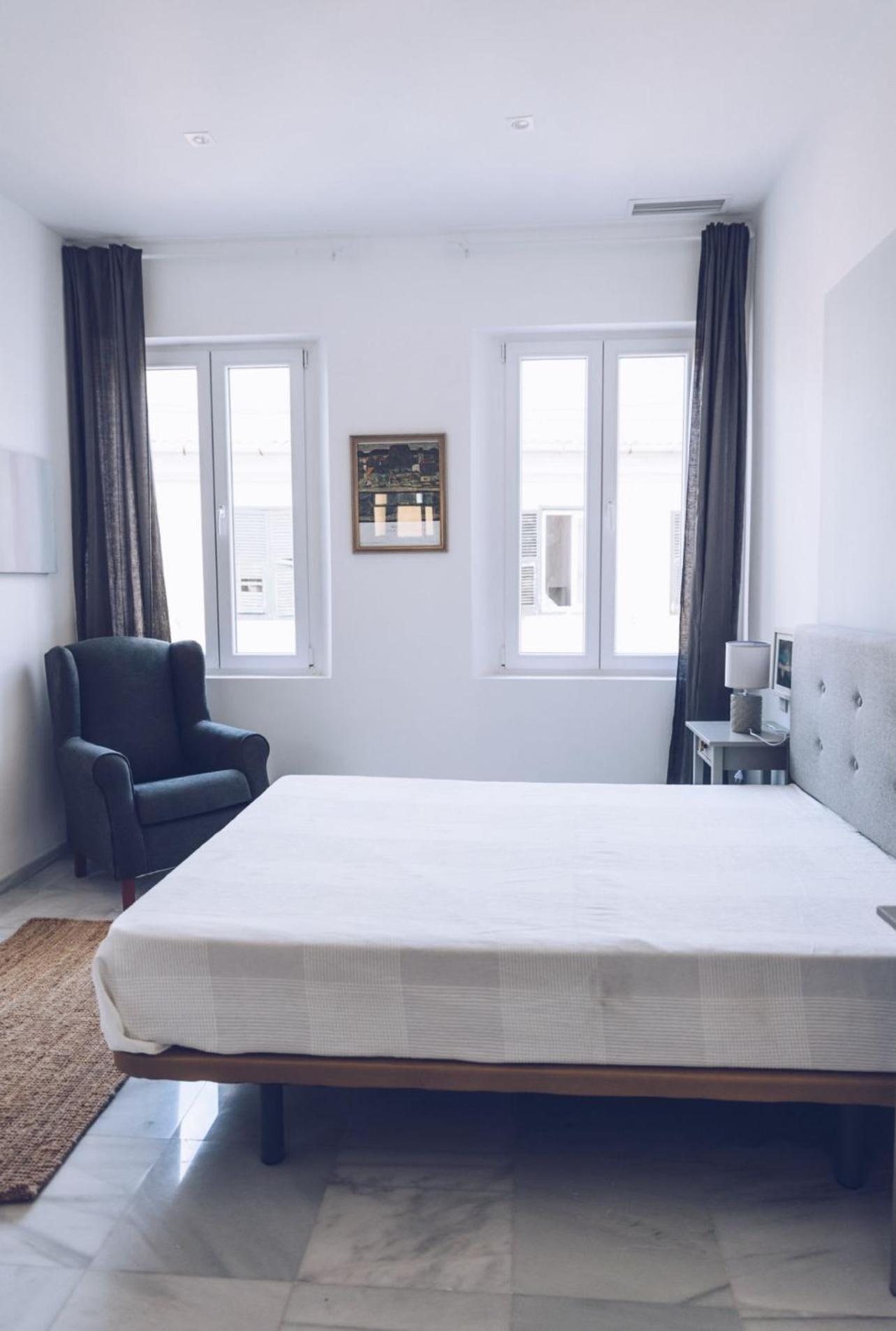 Stunning 2-br In The Nook With Lift Access And Prime Location *