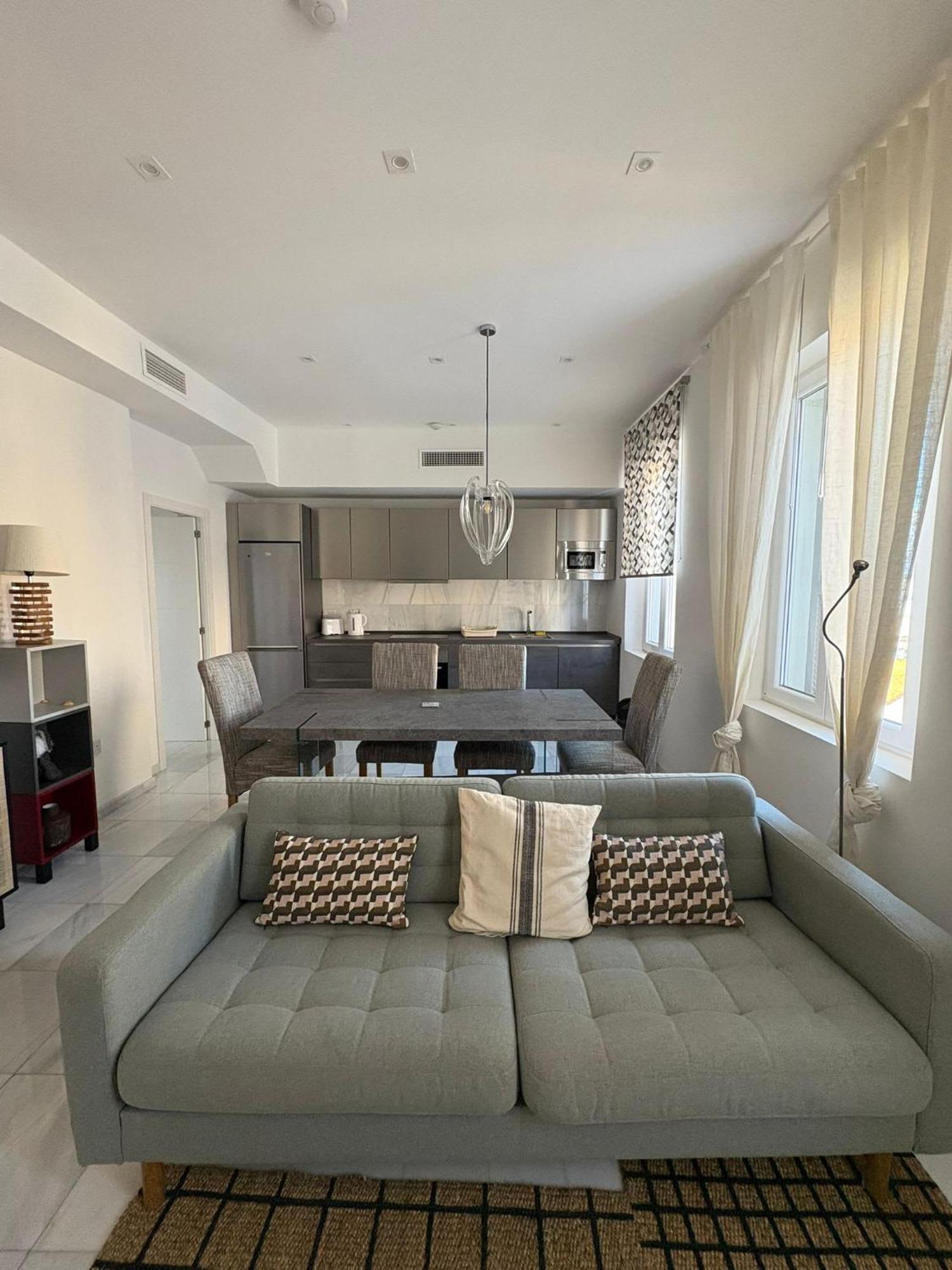 Apartment Luxury 2-br In The Nook With Lift Access And Prime Location *
