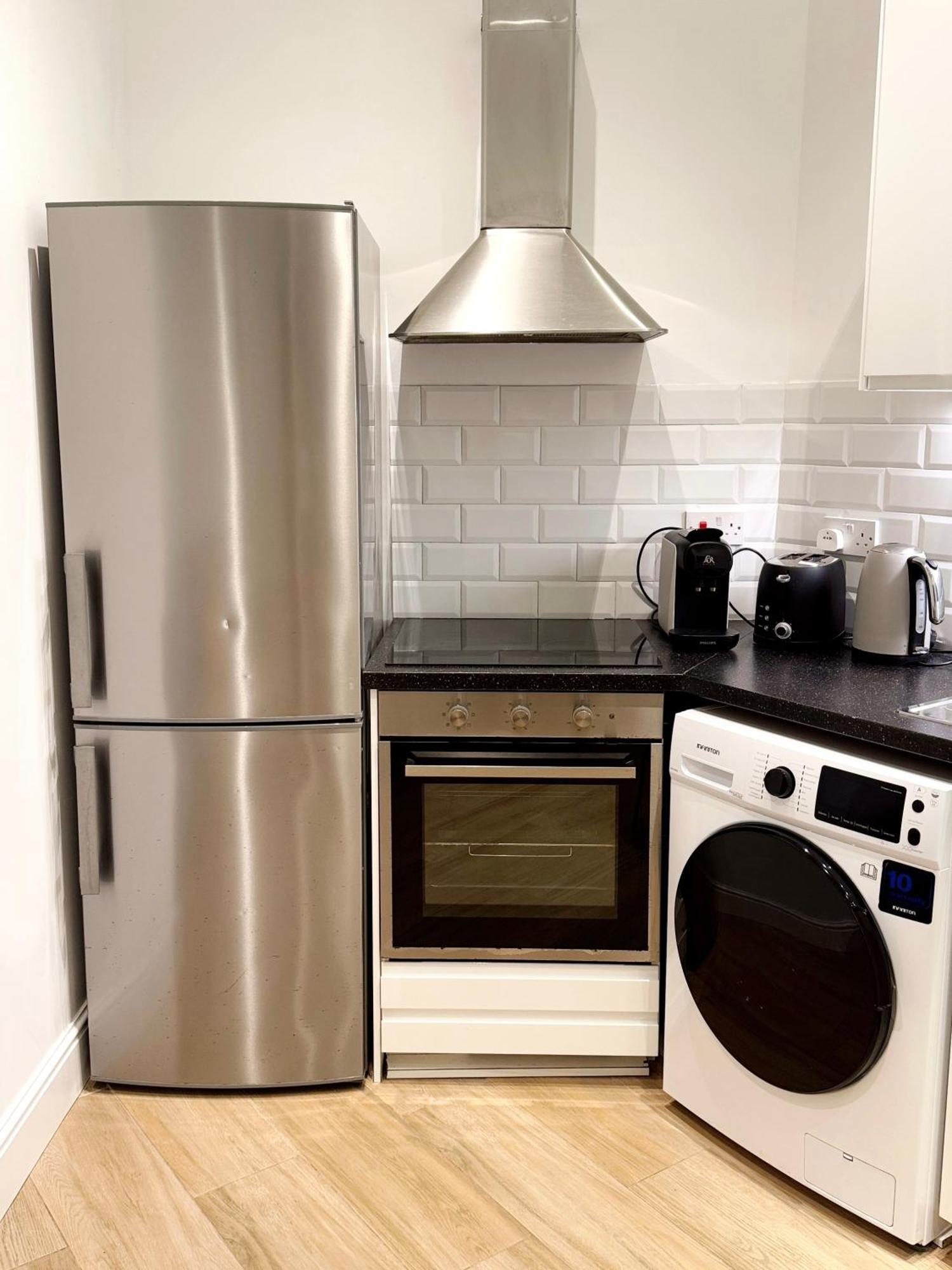 Apartamento Modern Centre Two Bedroom Windsor - Grand House *