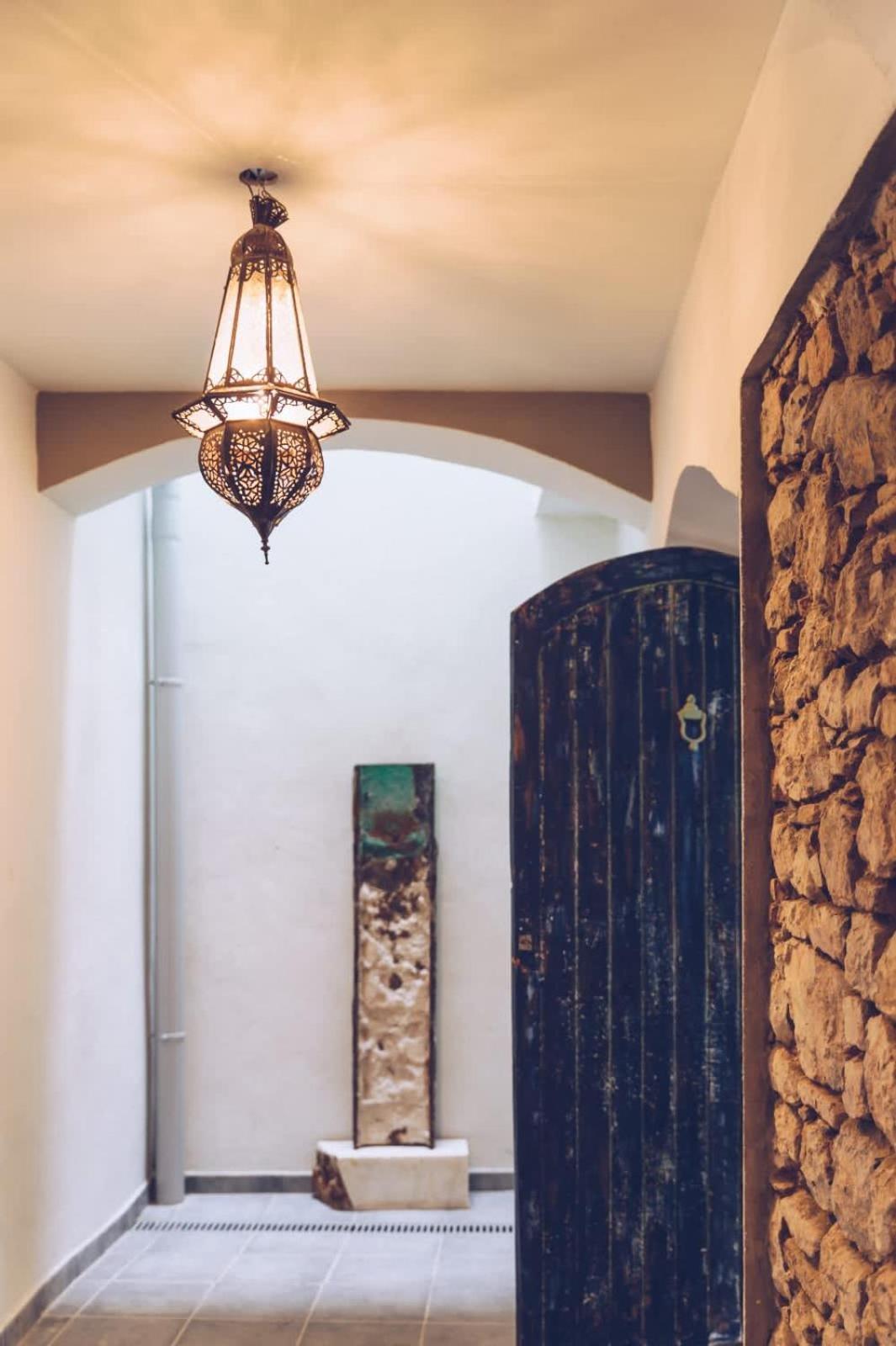 Stunning 2-br In The Nook With Lift Access And Prime Location Apartment *