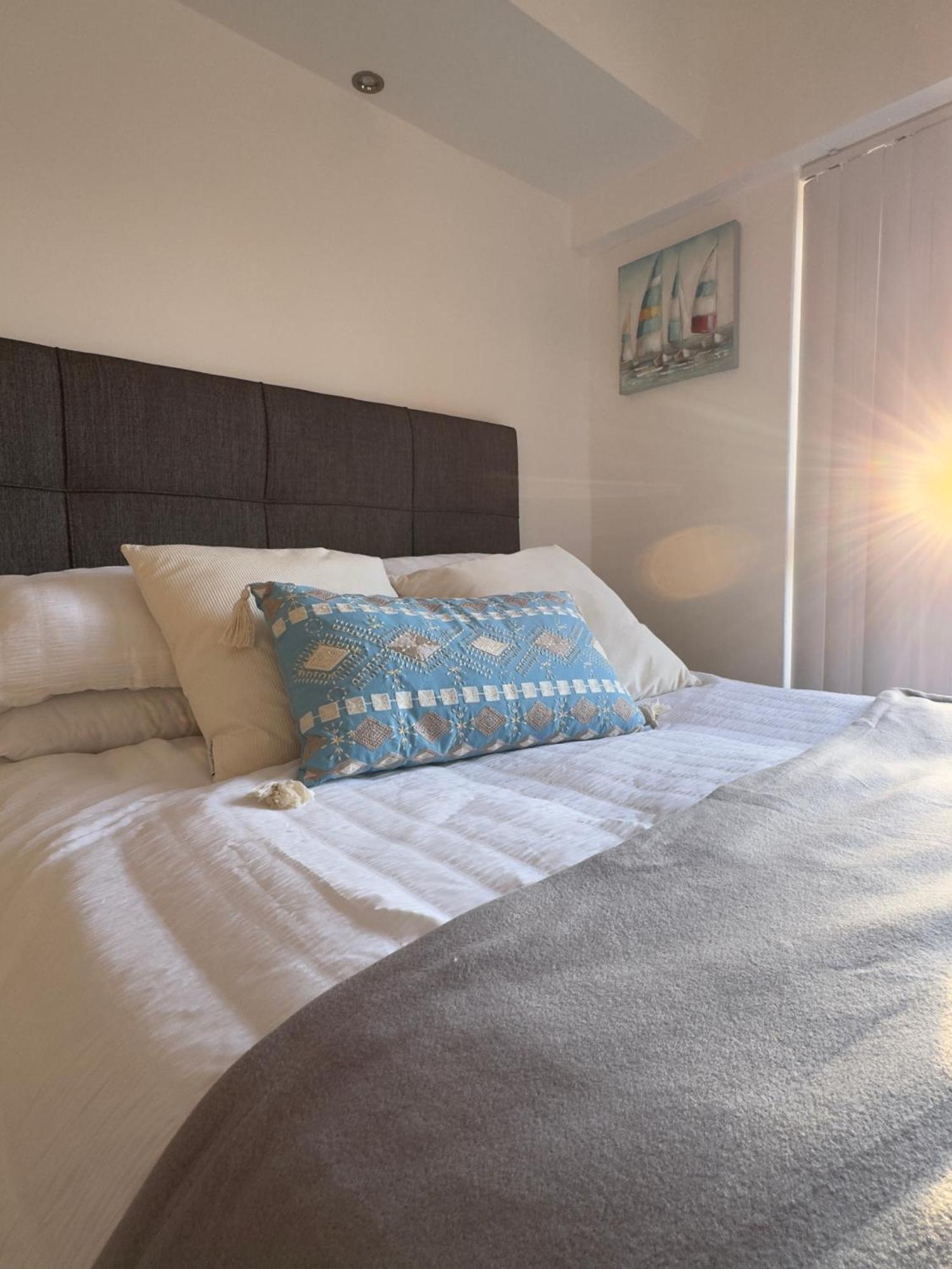 Cosy In Centre With Pool Apartment *