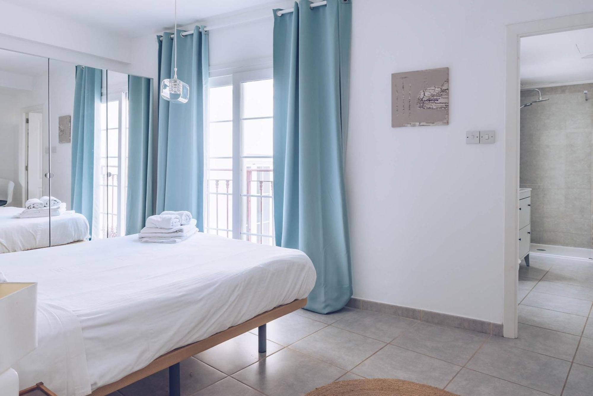 Bright And Lovely 1br Penthouse In King Street * Gibraltar