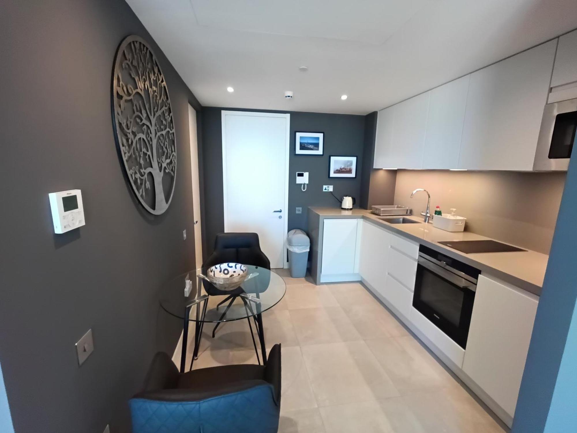Apartment Brand New - Highest In Located In Eurocity - Large Pool - Ocean Views - Balcony - Free Parking - And Short Let In Gibraltar