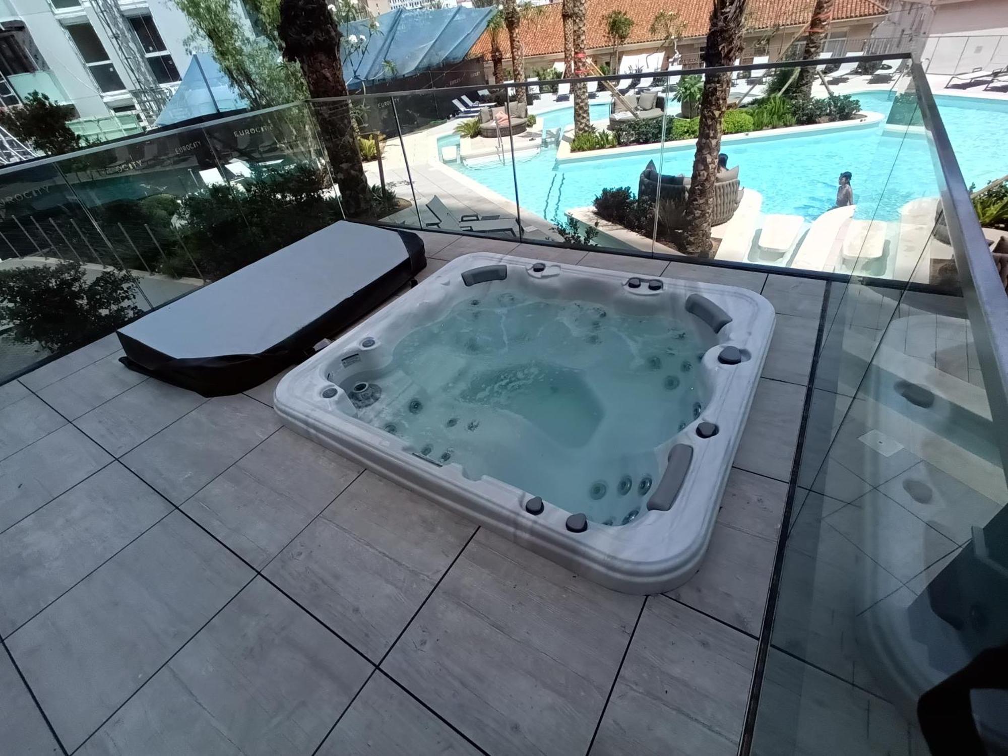 Brand New - Highest In Located In Eurocity - Large Pool - Ocean Views - Balcony - Free Parking - And Short Let In Apartment Gibraltar
