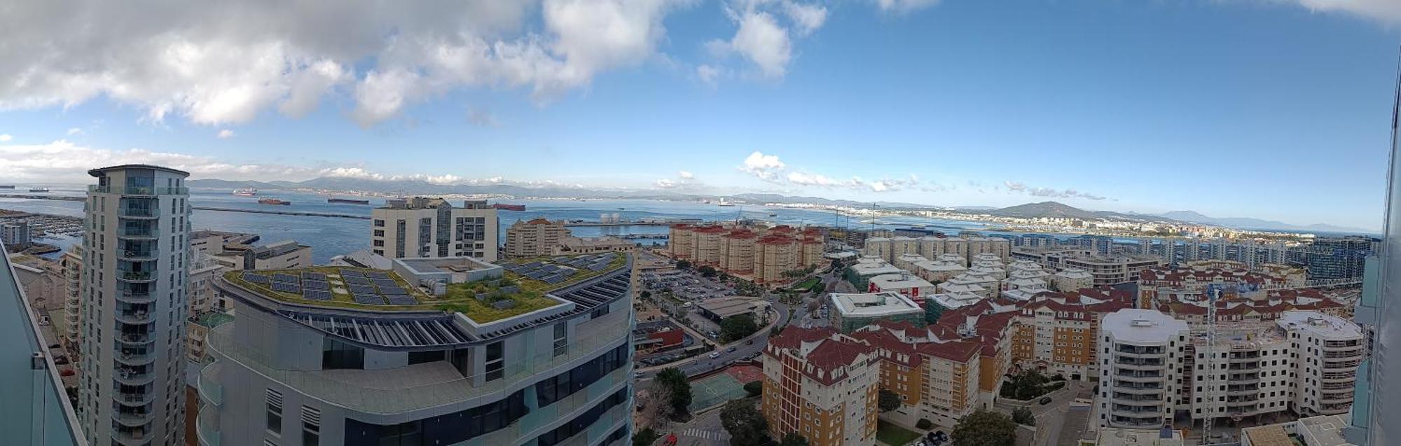 Apartment Brand New - Highest In Located In Eurocity - Large Pool - Ocean Views - Balcony - Free Parking - And Short Let In Gibraltar