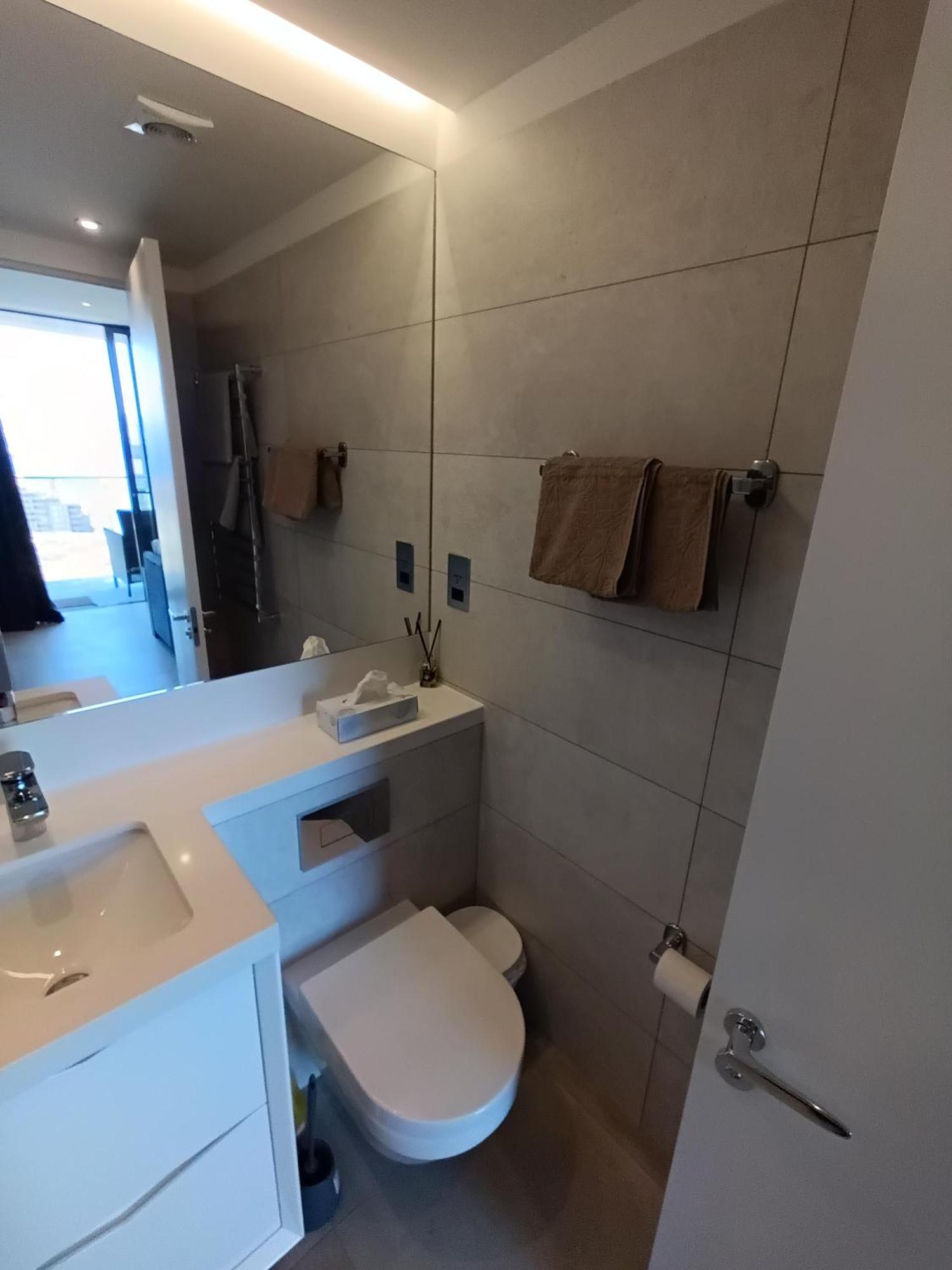 Apartment Brand New - Highest In Located In Eurocity - Large Pool - Ocean Views - Balcony - Free Parking - And Short Let In Gibraltar