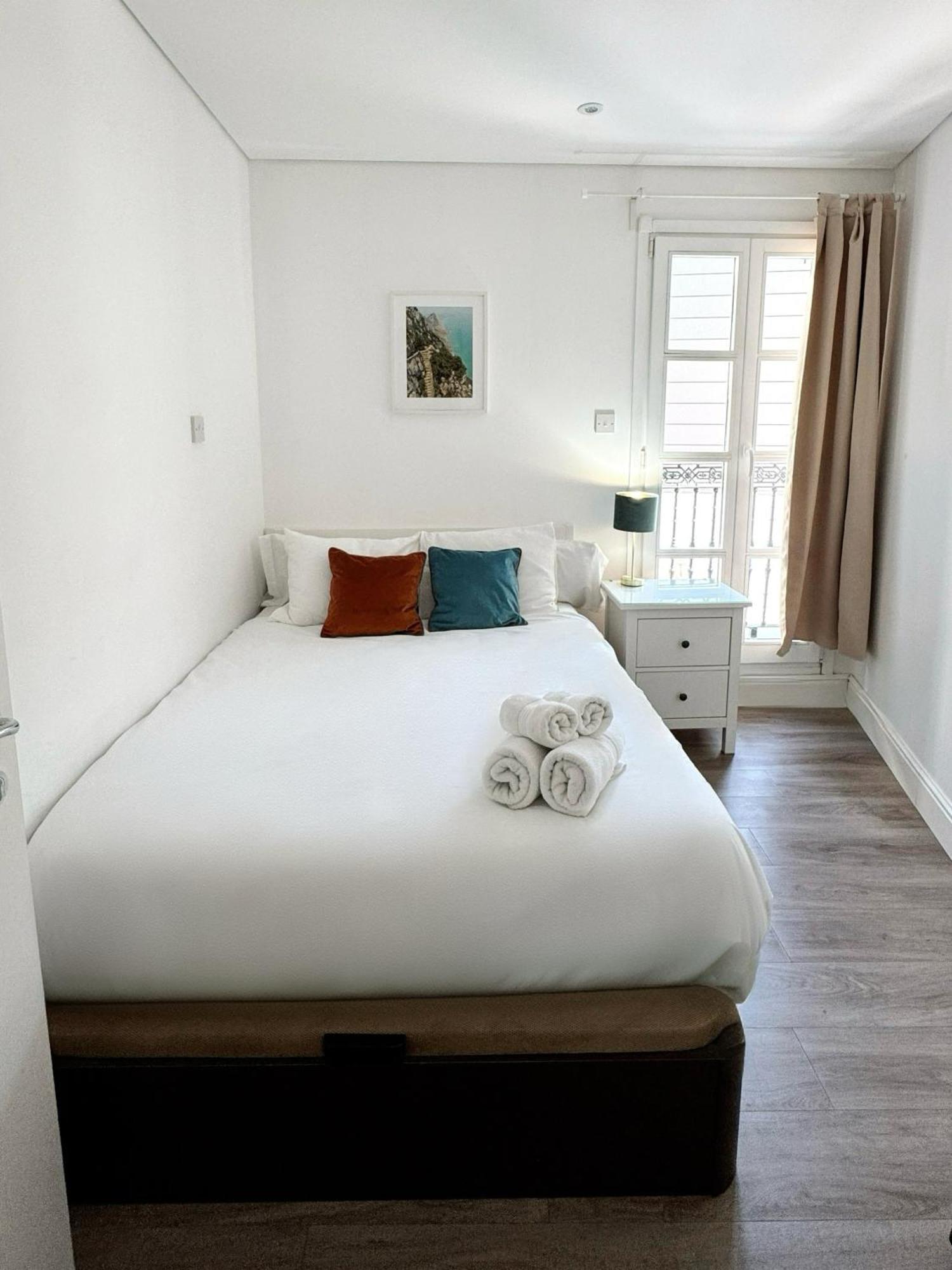 Apartment Deluxe Centre Two Bedroom - Grand House