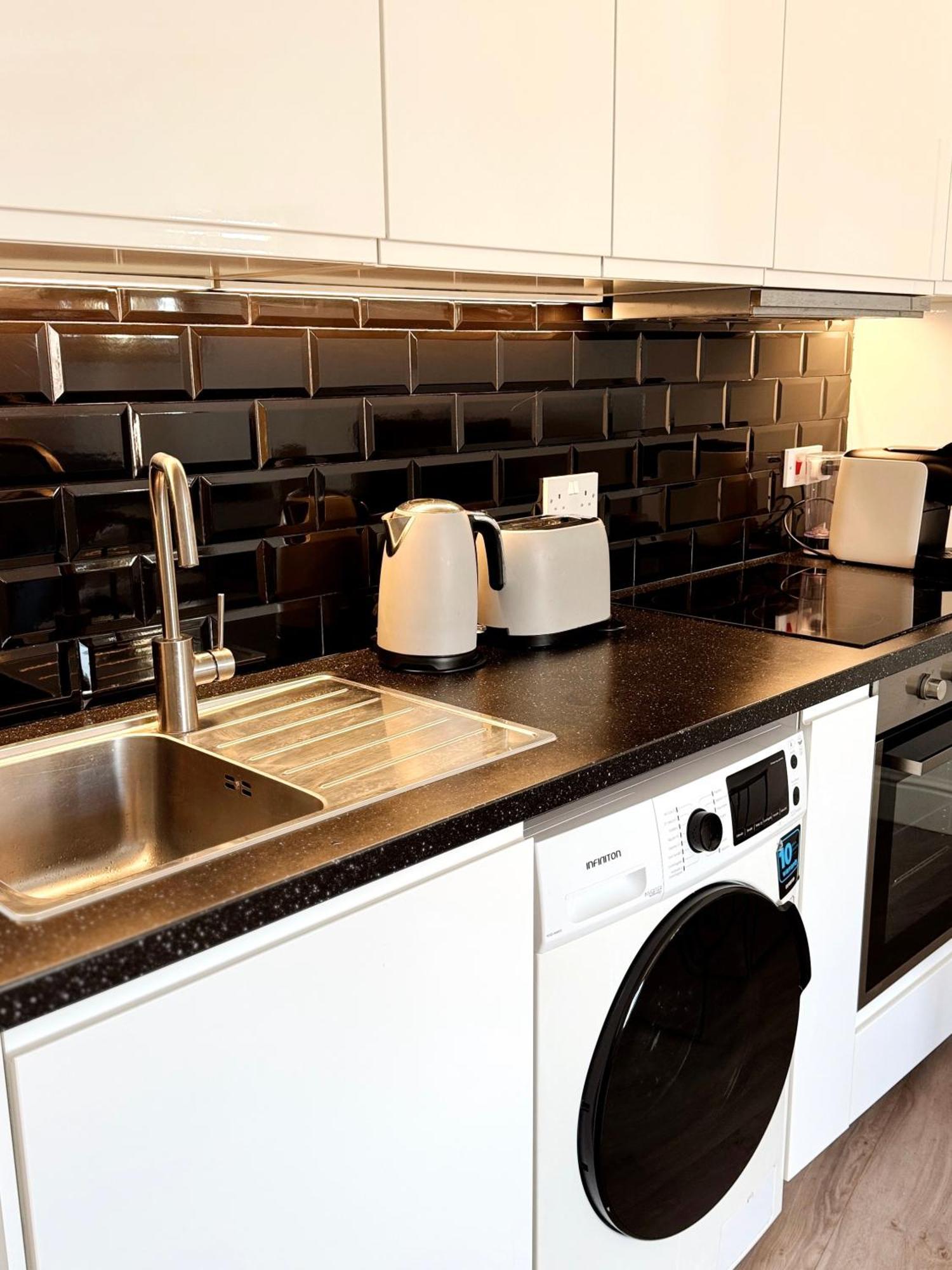 Deluxe Centre Two Bedroom - Grand House * Gibraltar