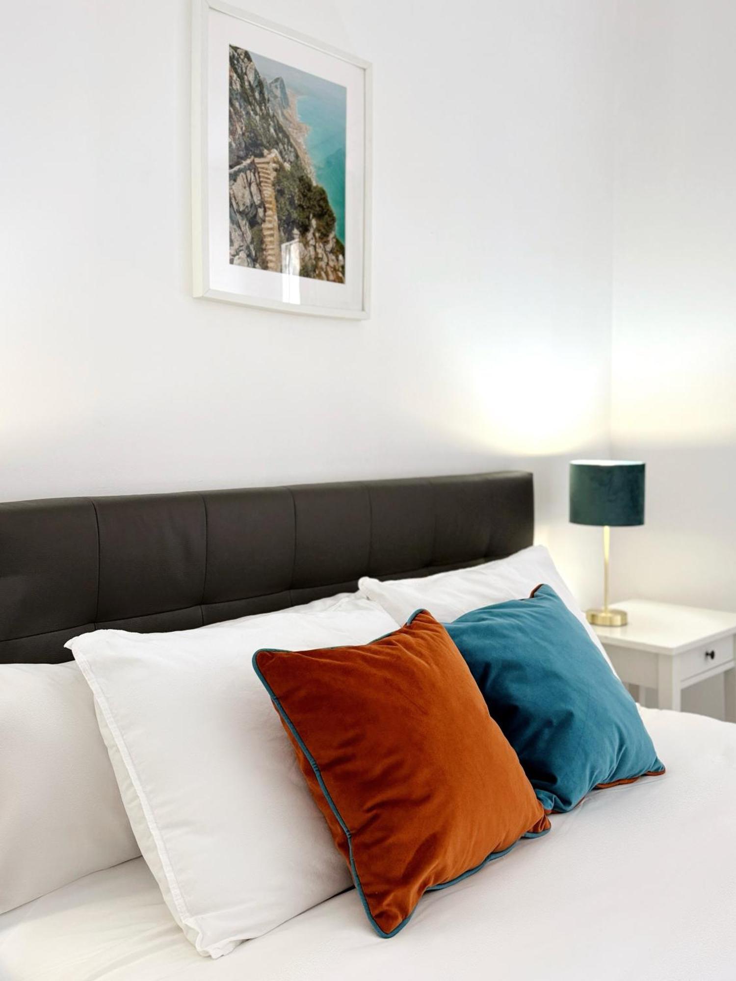 Apartment Deluxe Centre Two Bedroom - Grand House Gibraltar